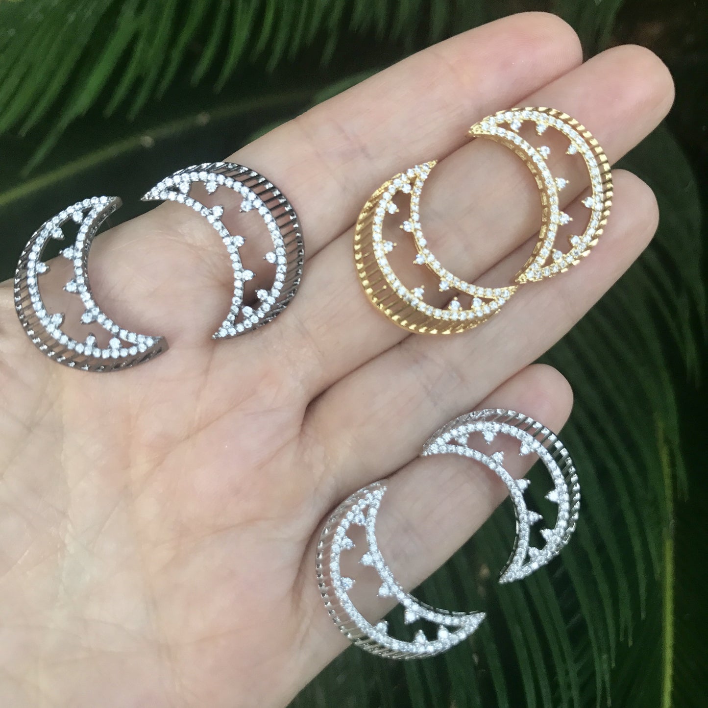 Arete de rodio con zirconias de LUNA