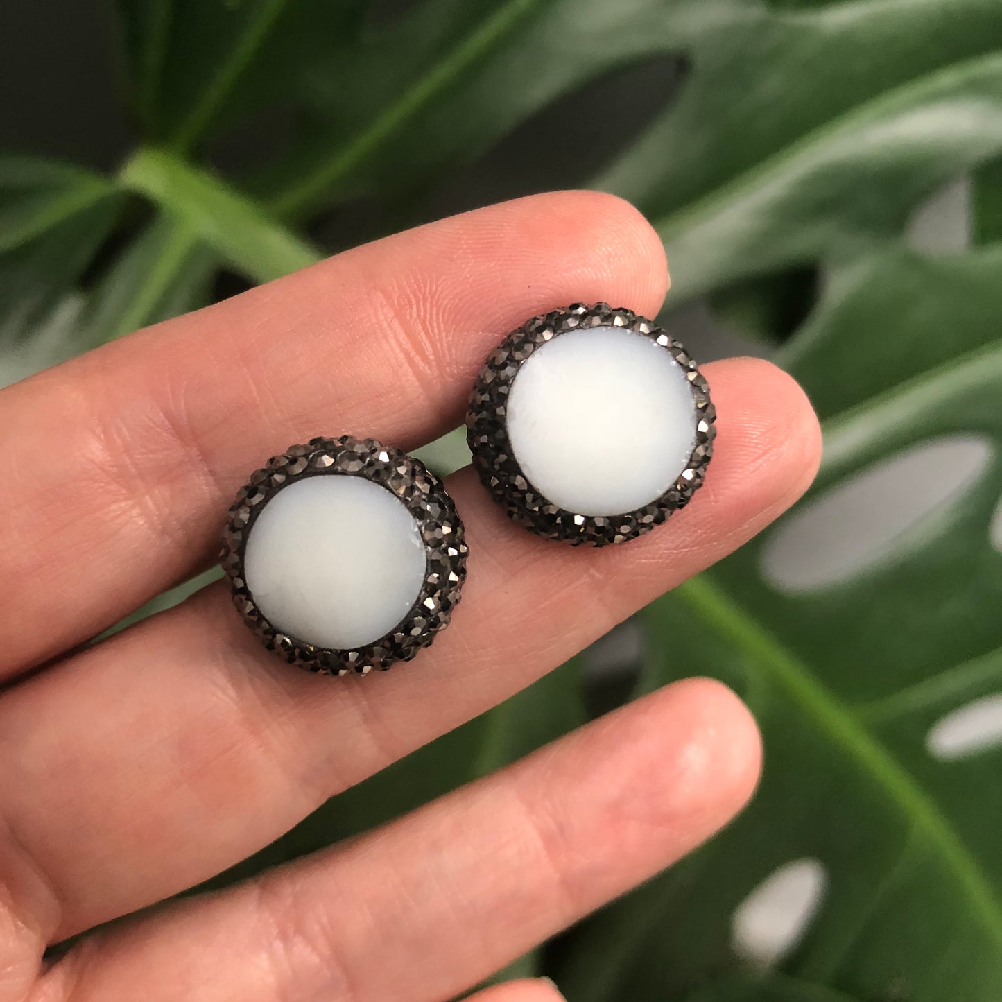 Arete de plata REDONDO con PIEDRA NATURAL y Cristales