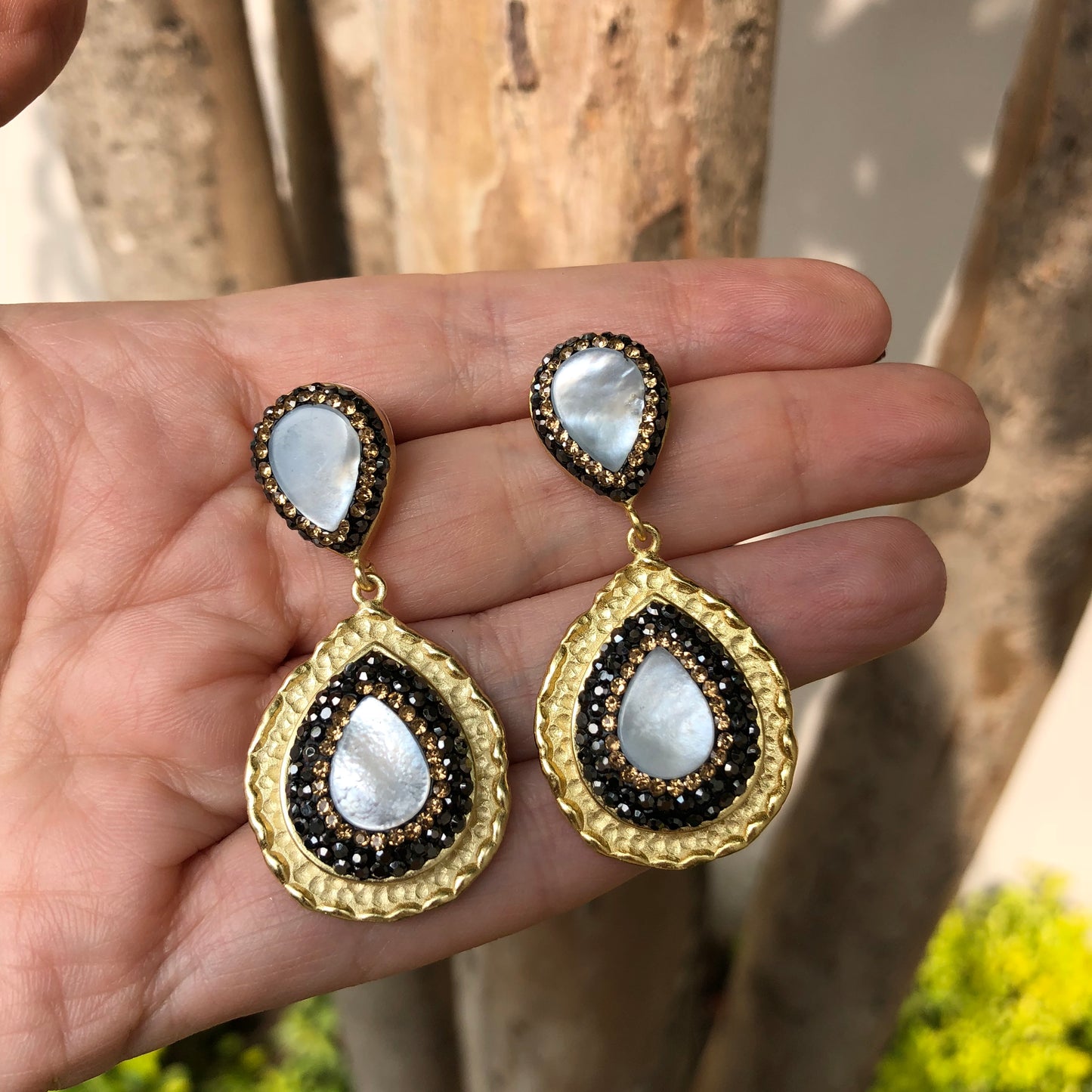 Aretes DORADOS con CONCHA y HEMATITA