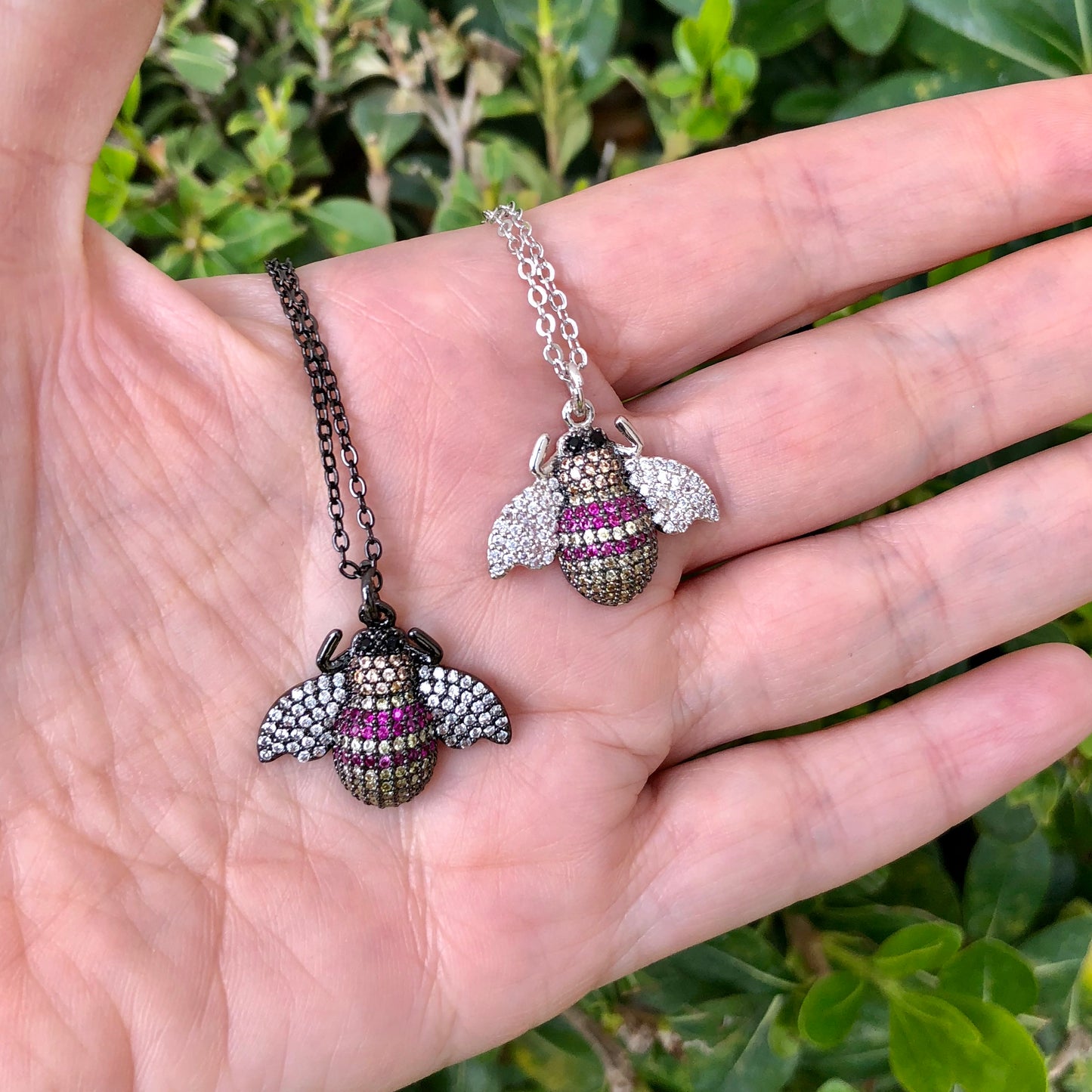 Cadenita con DIJE de ABEJITA con ZIRCONIAS