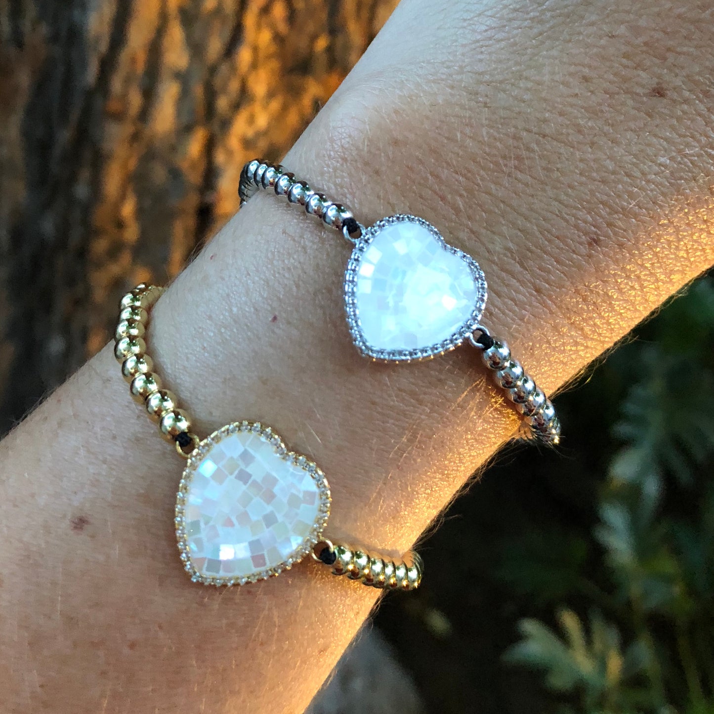 Pulseras AJUSTABLES de bolitas de ACERO INOXIDABLE con CORAZON de CONCHA