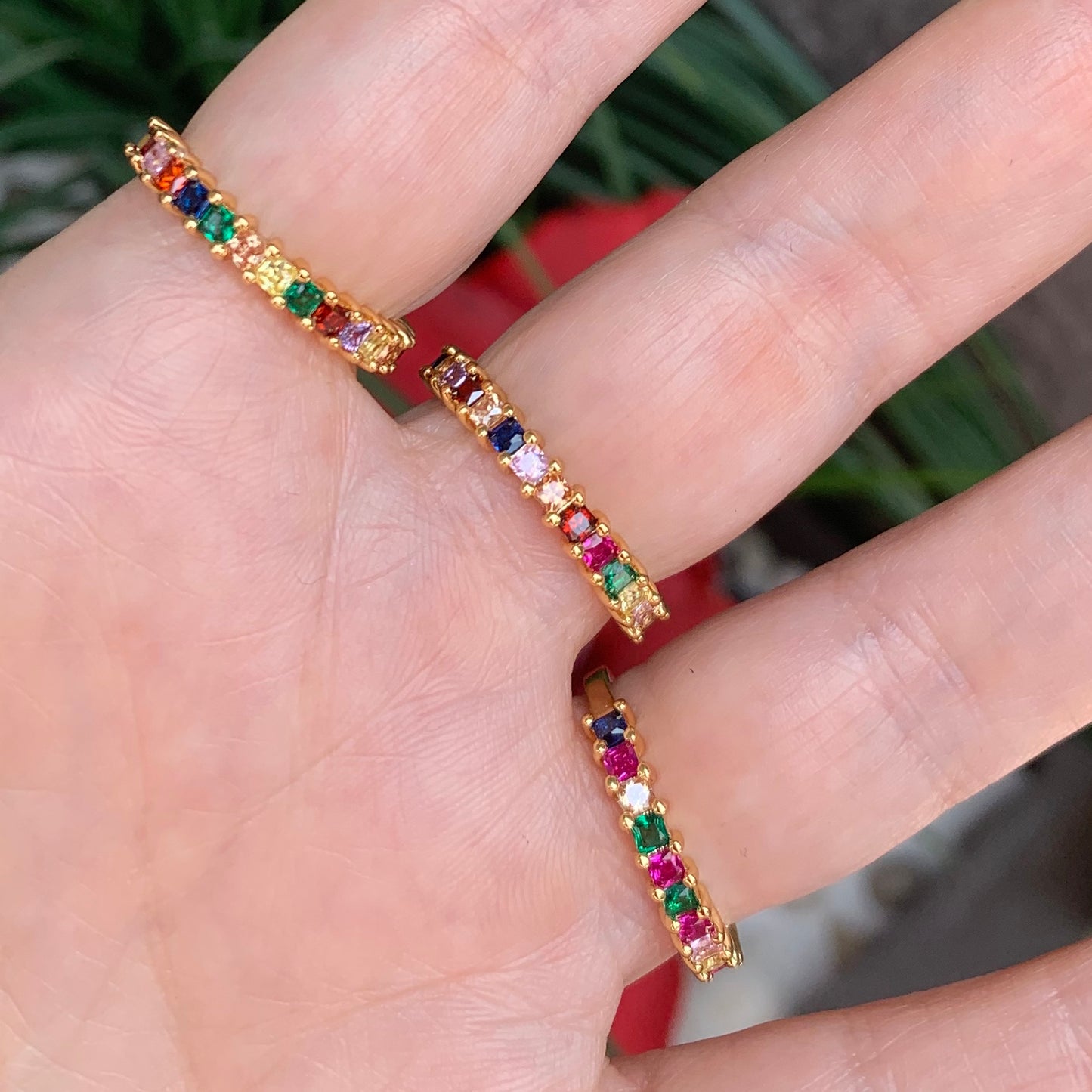 Anillo de rodio con ZIRCONIAS CUADRADAS de colores
