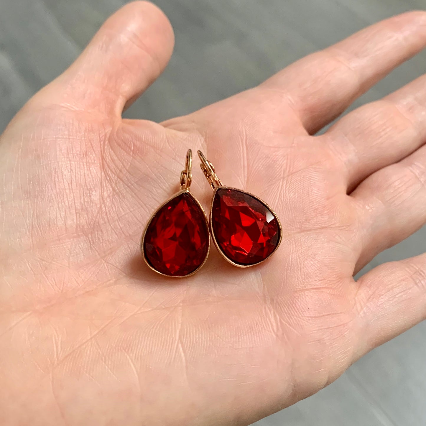 Arete de gota grande de cristal SWAROVSKI