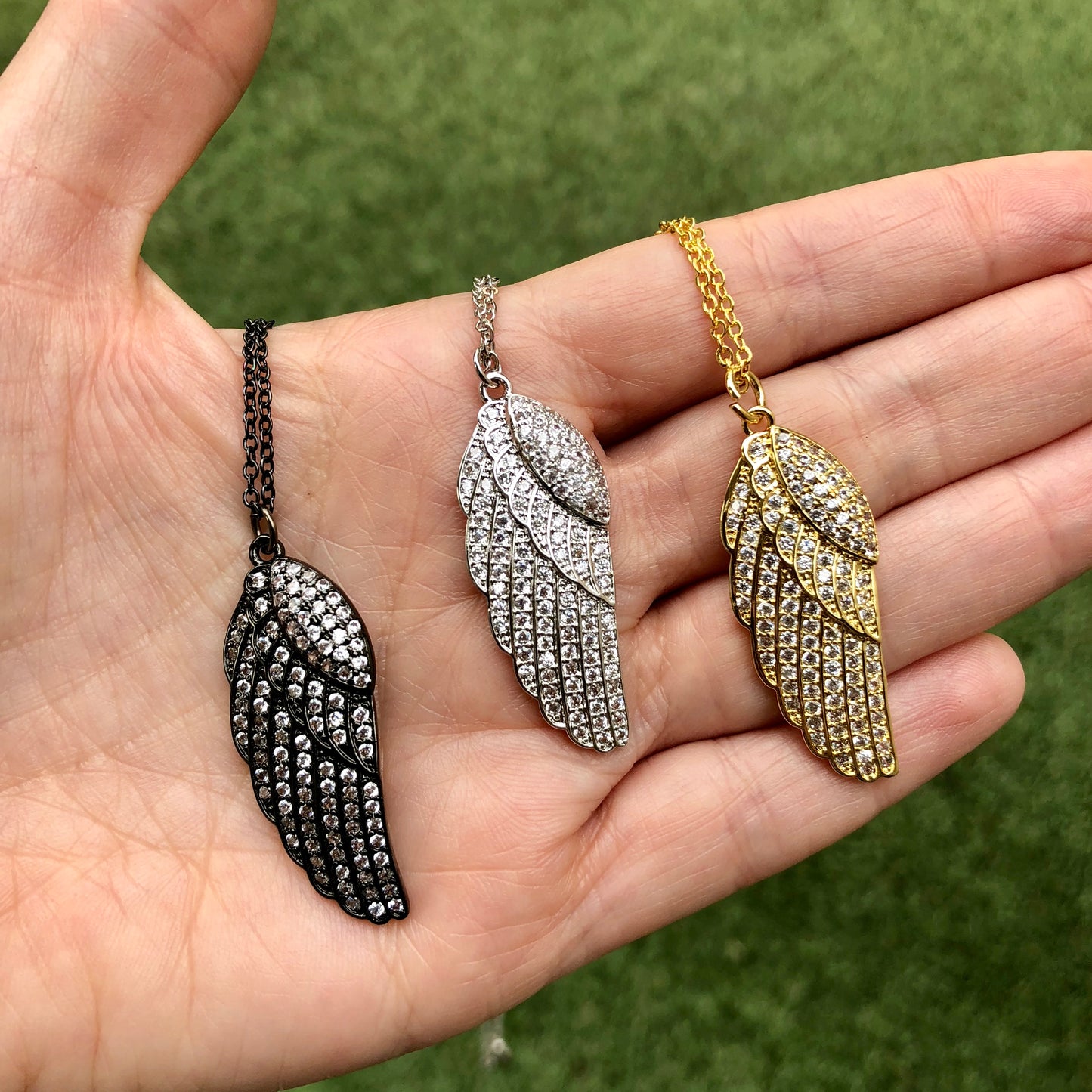 Cadenita con DIJE de ALAS con ZIRCONIAS