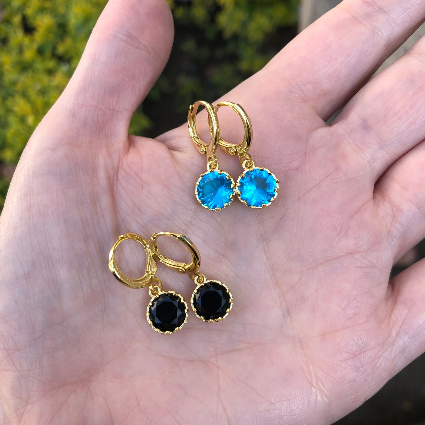 Arracada DORADA con CRISTAL redondo COLGANTE