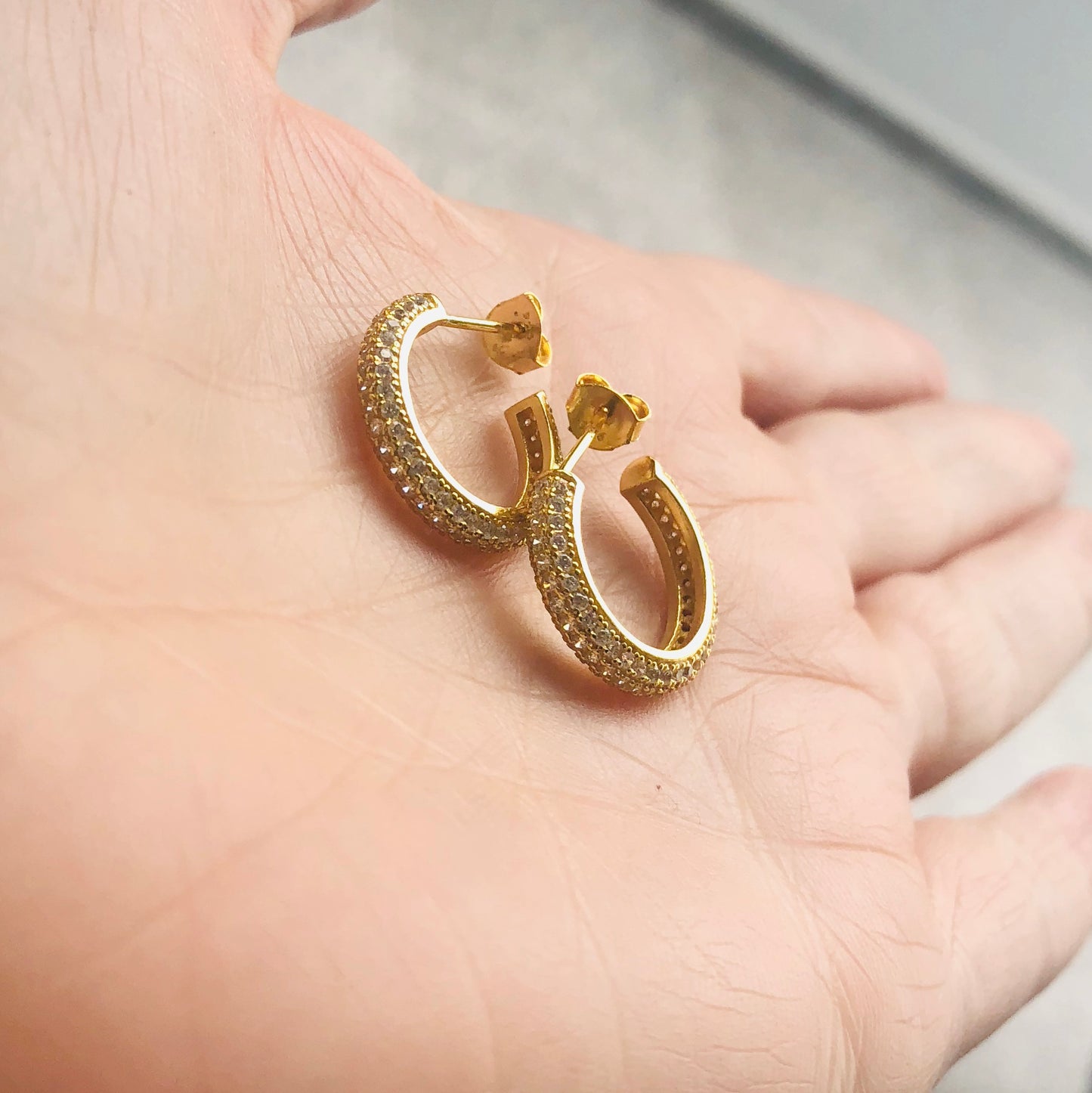 Arracadas MEDIANAS de PLATA cubierta con ZIRCONIAS