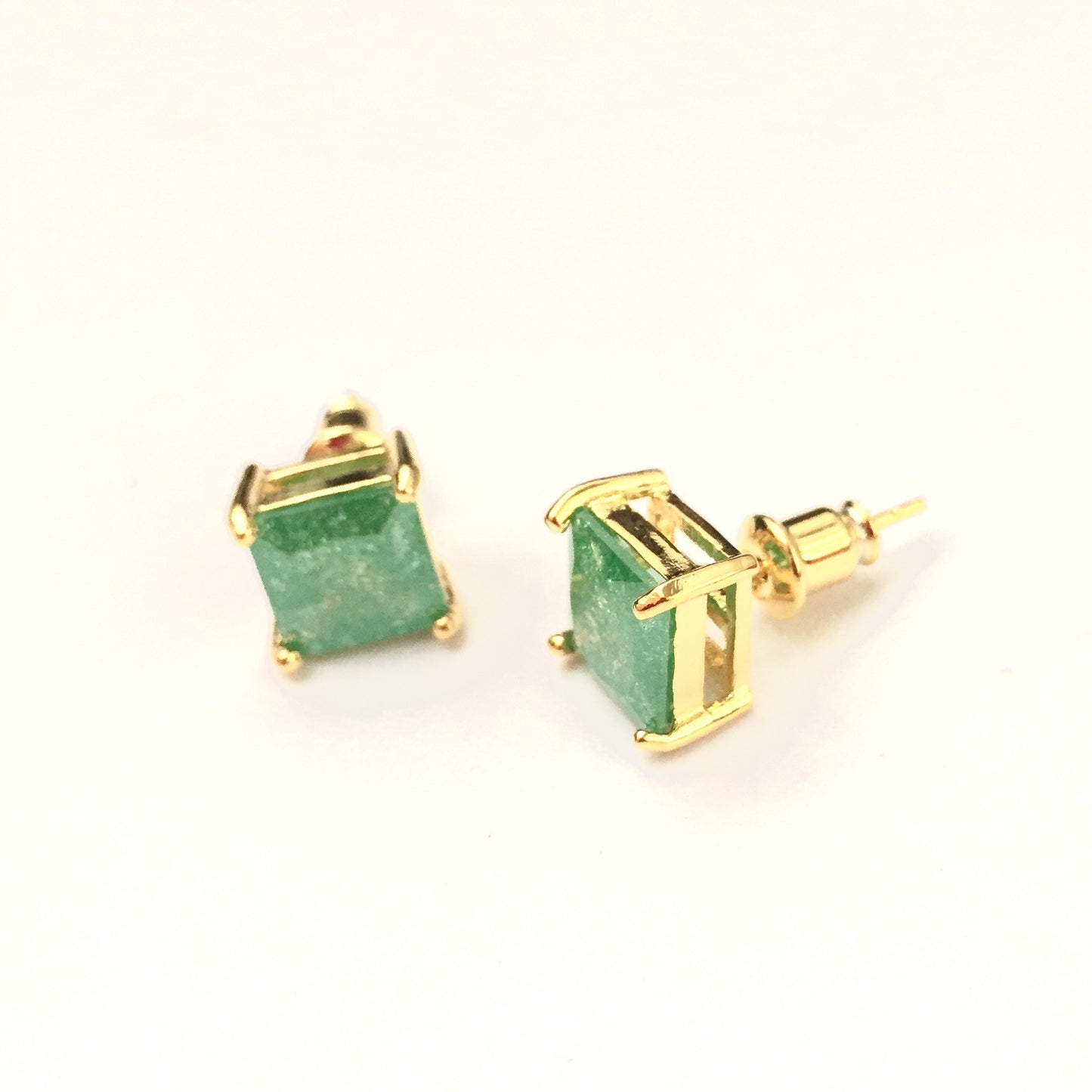 Arete broquel CUADRADO de CRISTAL