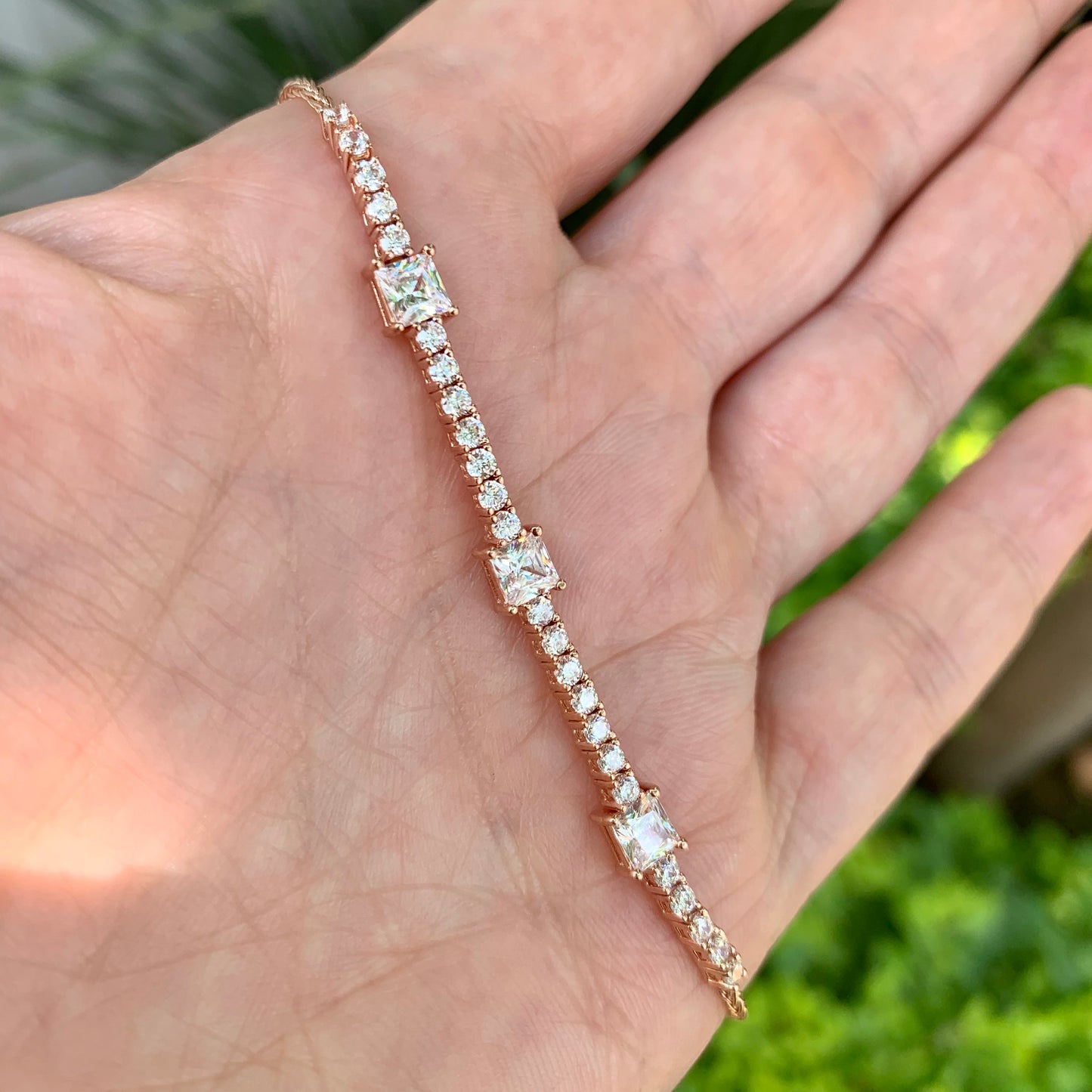 Pulsera ajustable de plata con baño ROSA con CUADRITOS y ZIRCONIAS