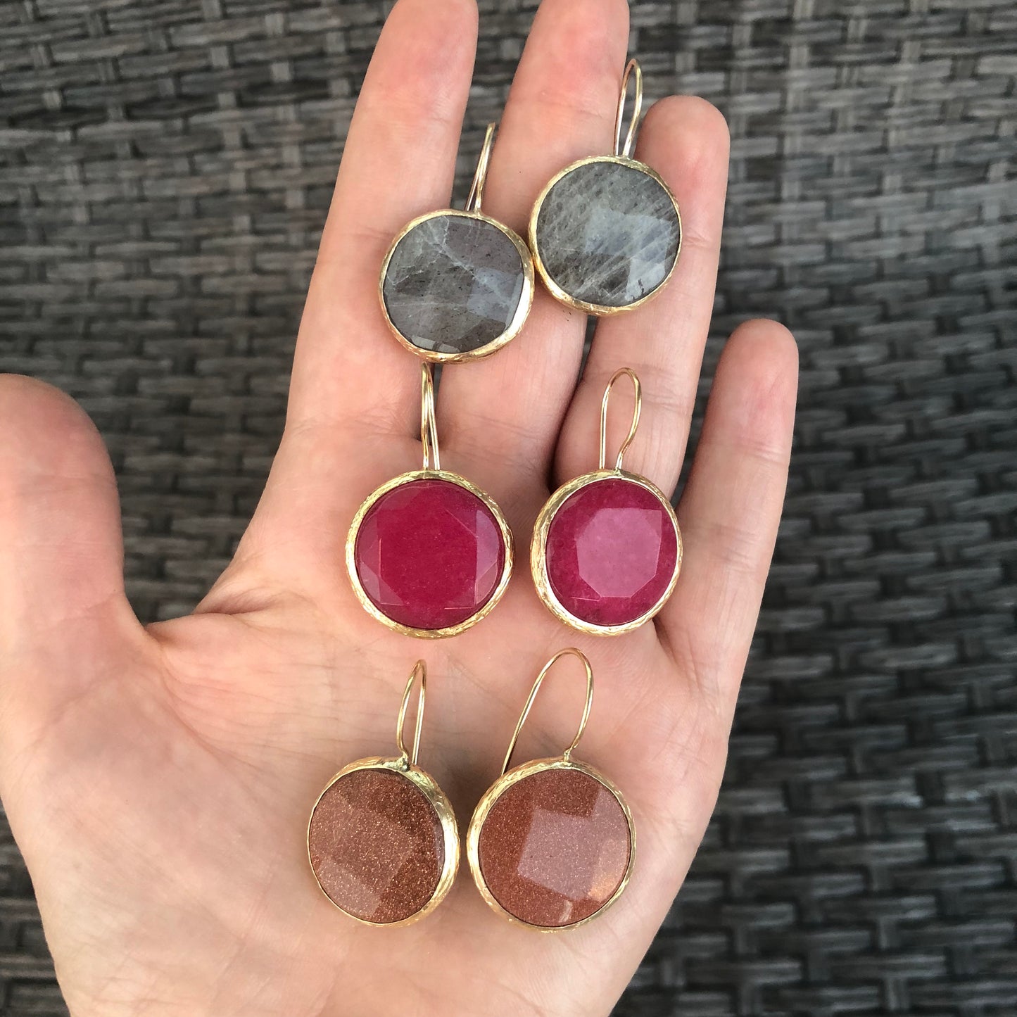 Aretes REDONDOS MEDIANOS con piedra JADE