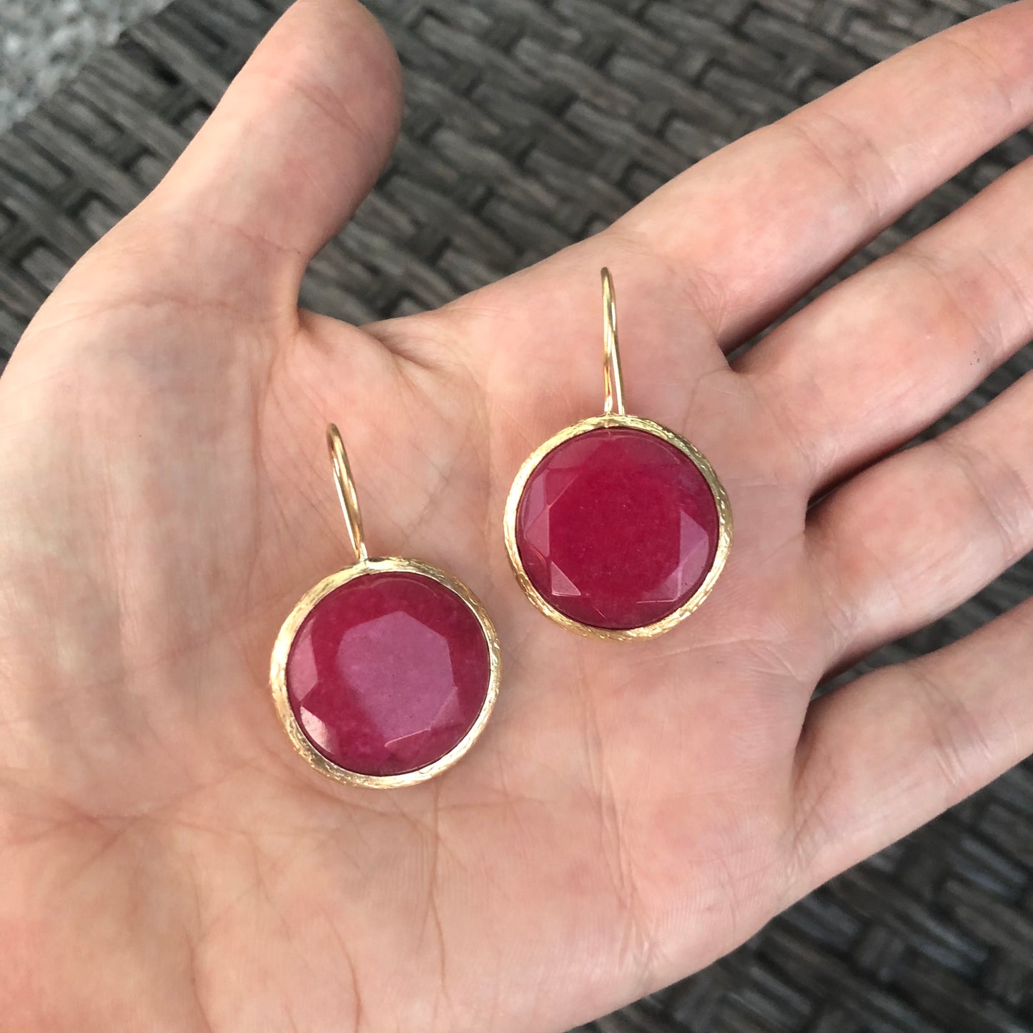 Aretes REDONDOS MEDIANOS con piedra JADE
