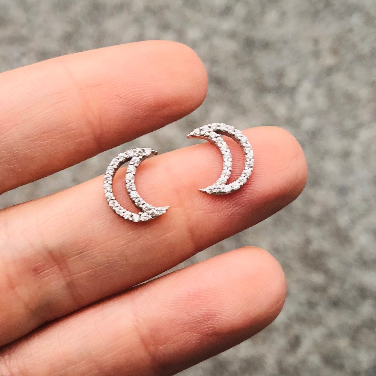 Aretes de PLATA de LUNA cubierto con ZIRCONIAS