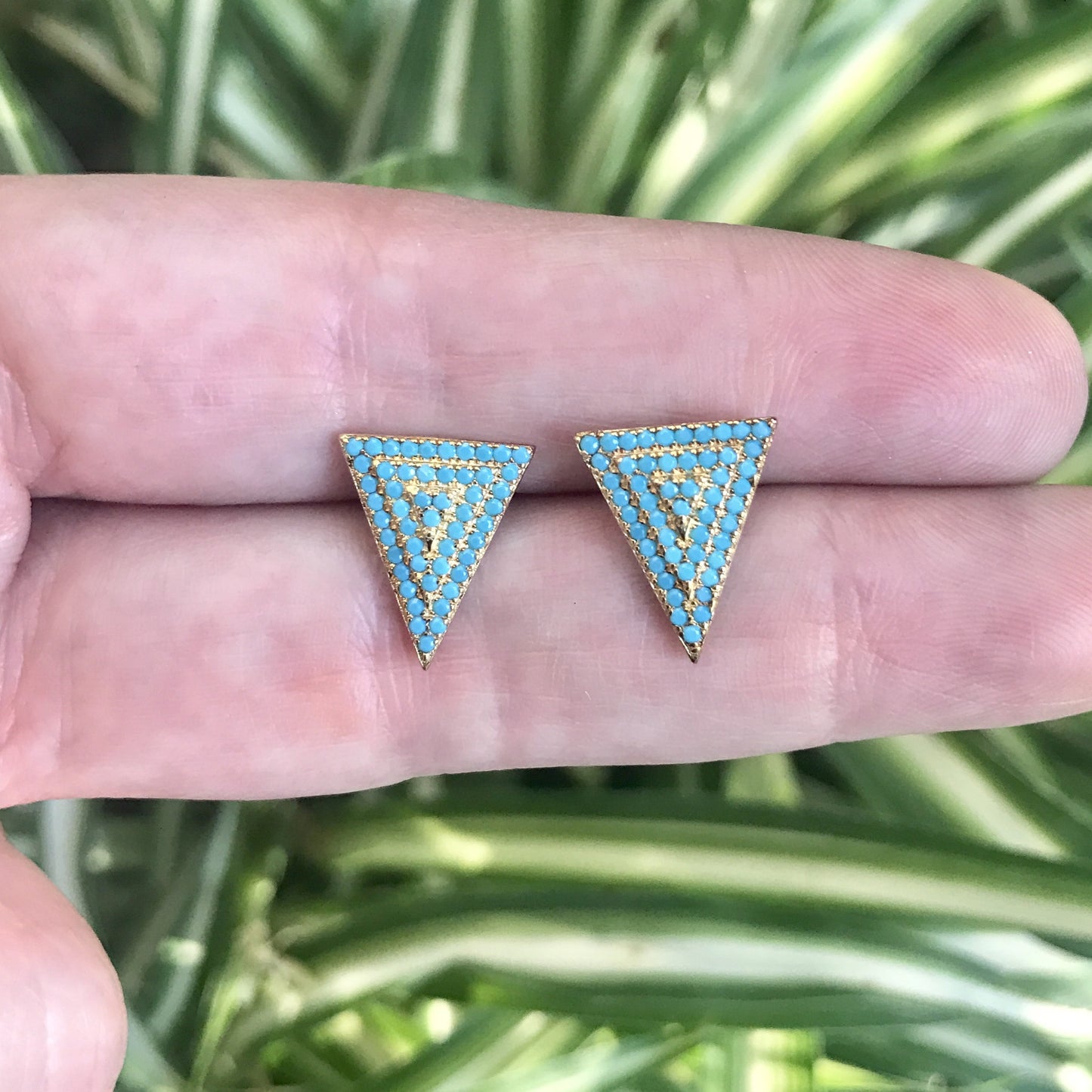 Arete (Broquel) con piedras TURQUESA de TRIANGULO