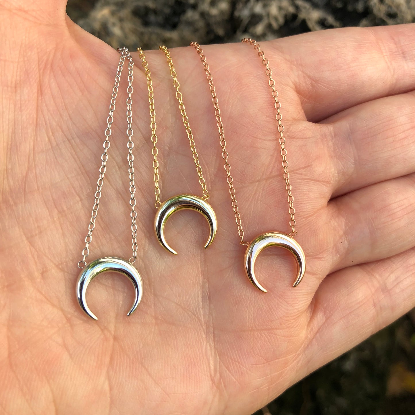 Cadenita CHOKER de plata con CUERNO/MEDIA LUNA MINI