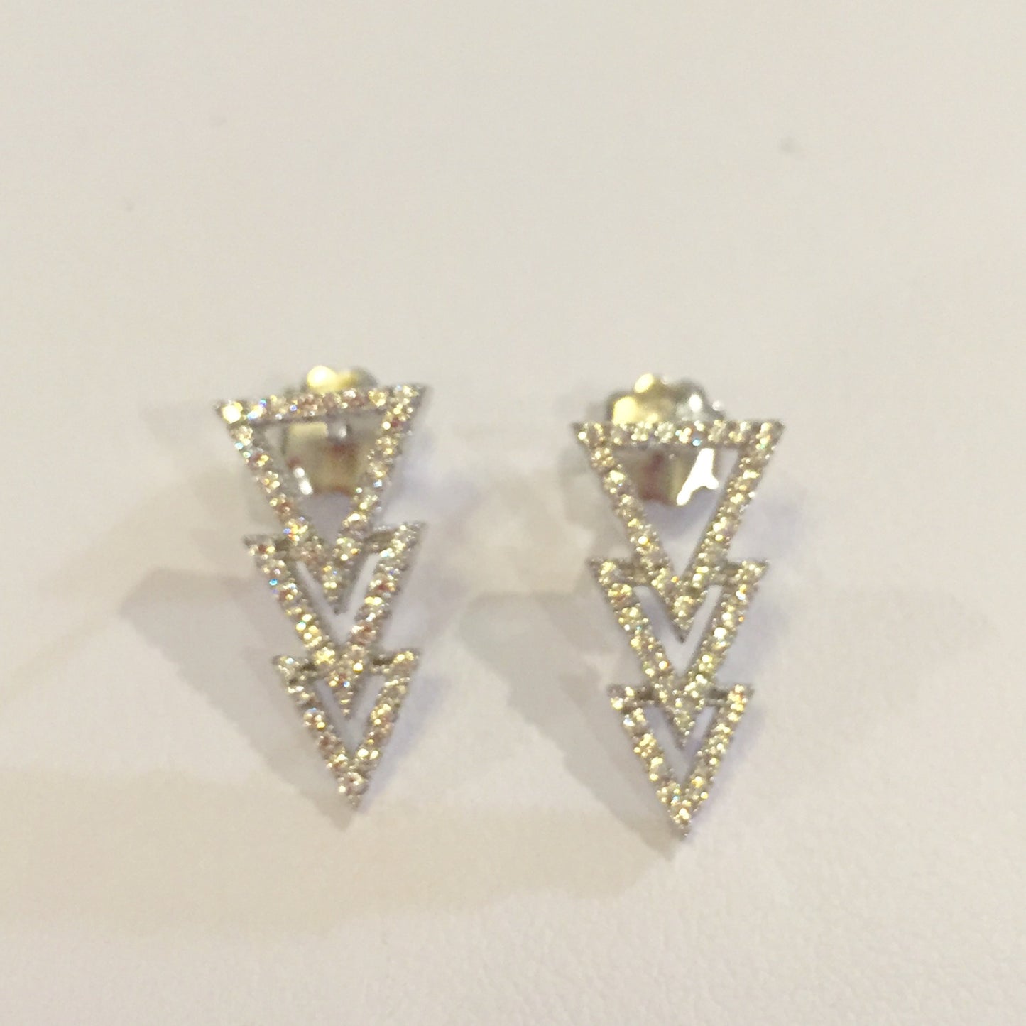 Arete de 3 triángulos de cristalitos (4 colores)