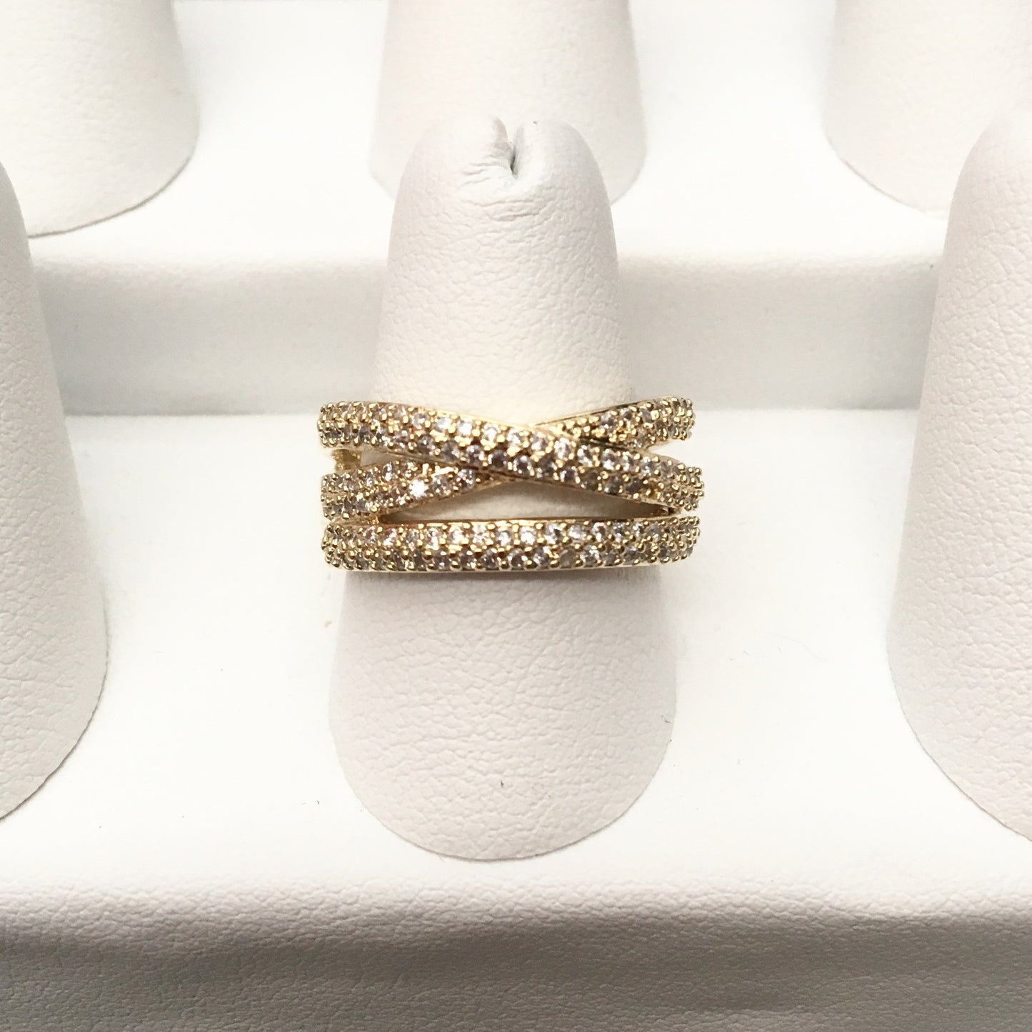 Anillo de plata con lineas con zirconias