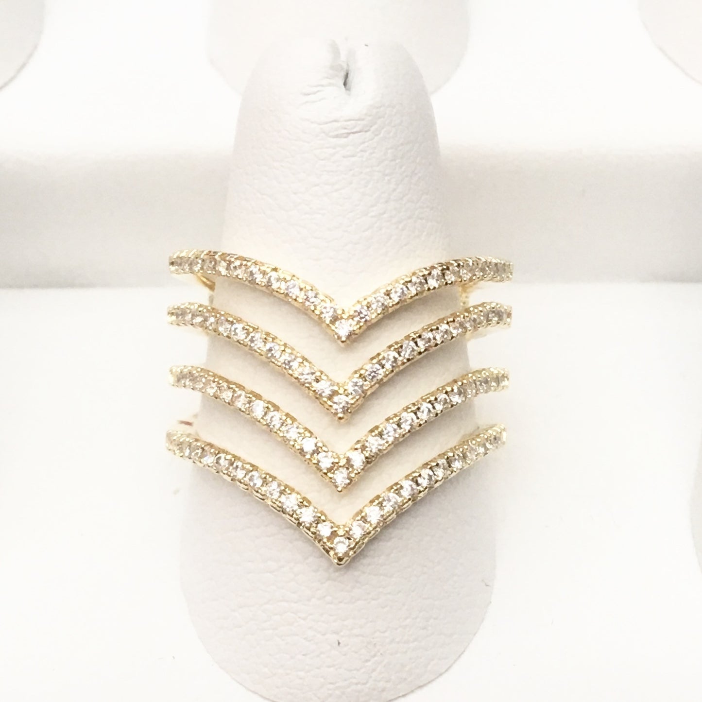Anillo de plata DORADO con 4 V con zirconias