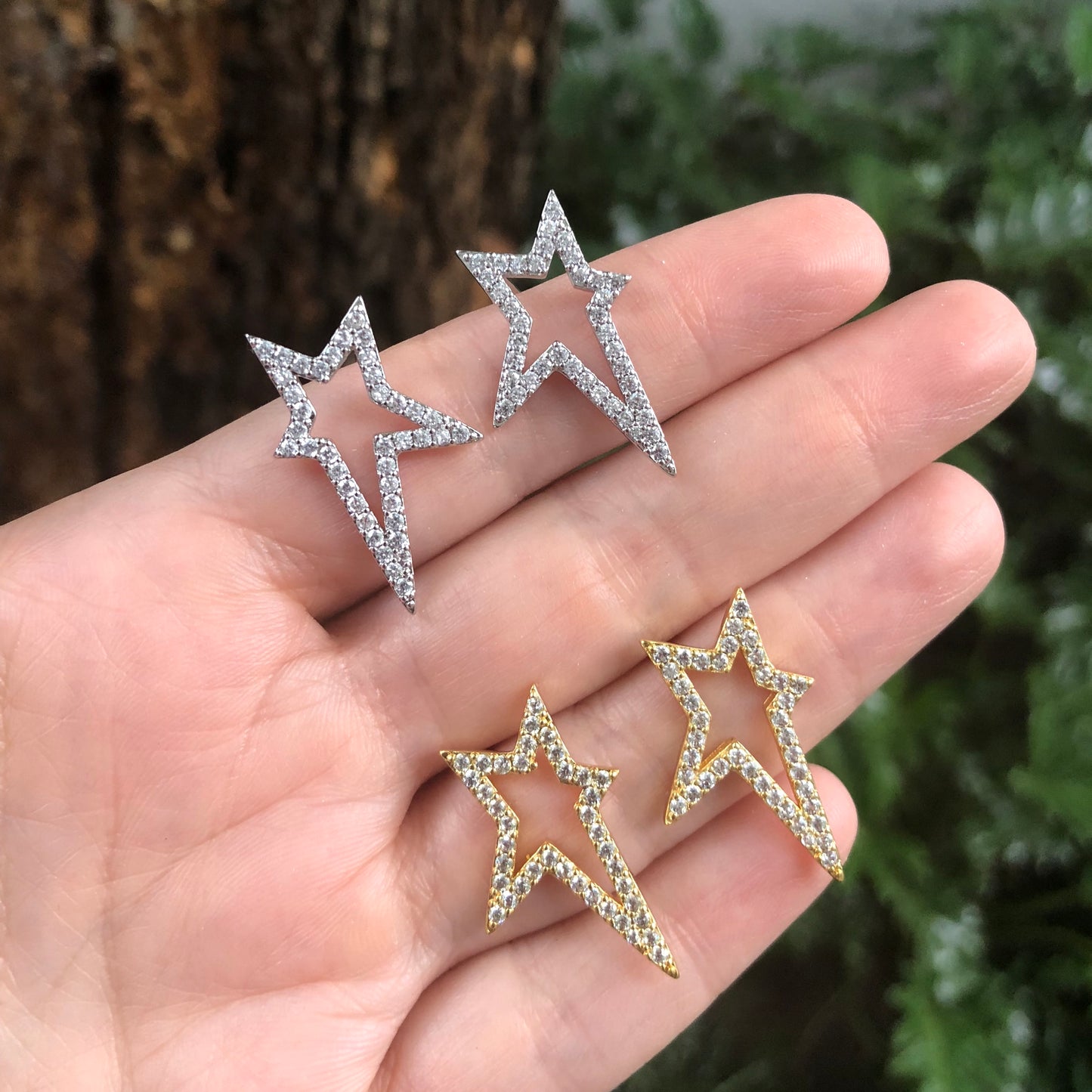 Arete de ESTRELLA HUECA con ZIRCONIAS