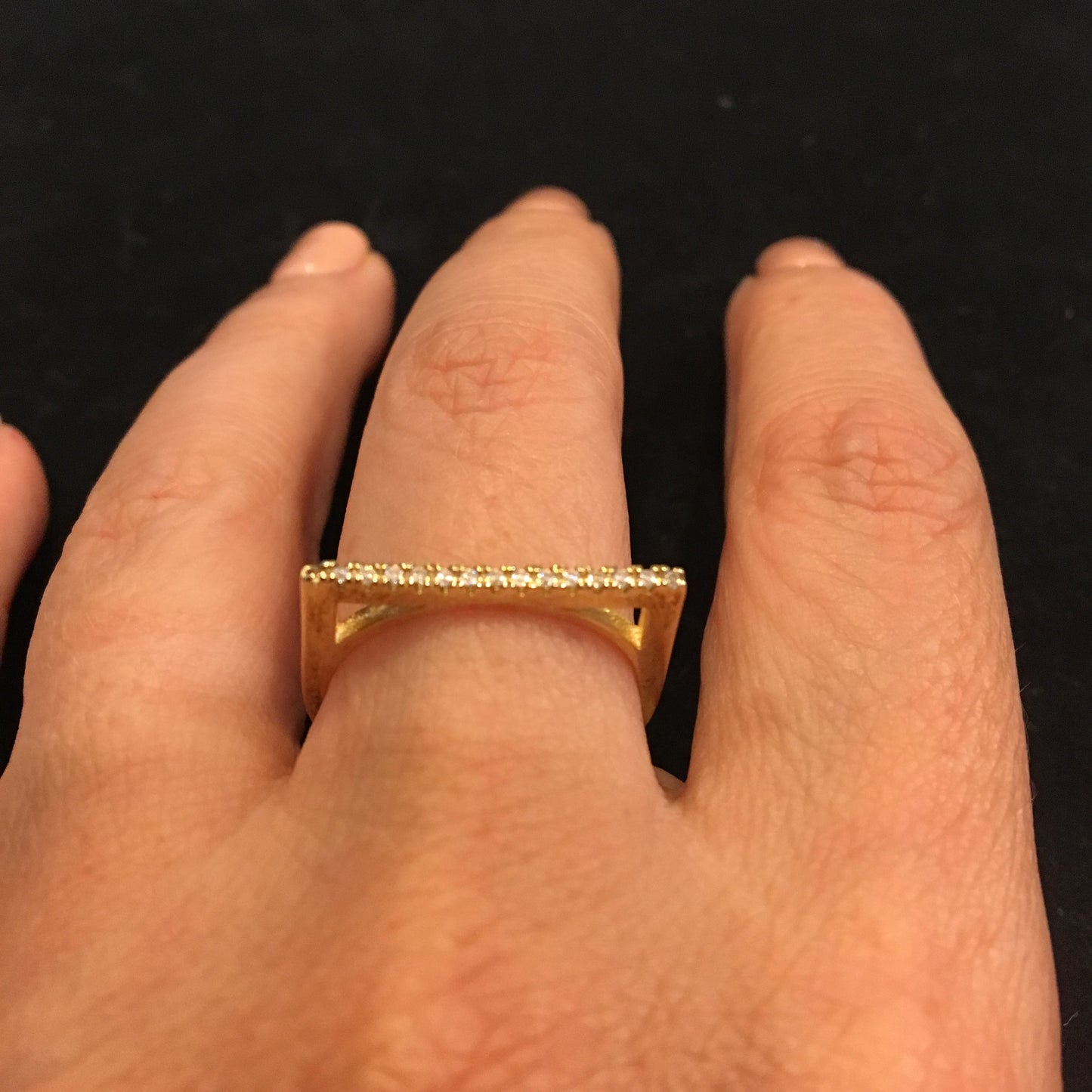 Anillo de plata DORADO PLANO con zirconias