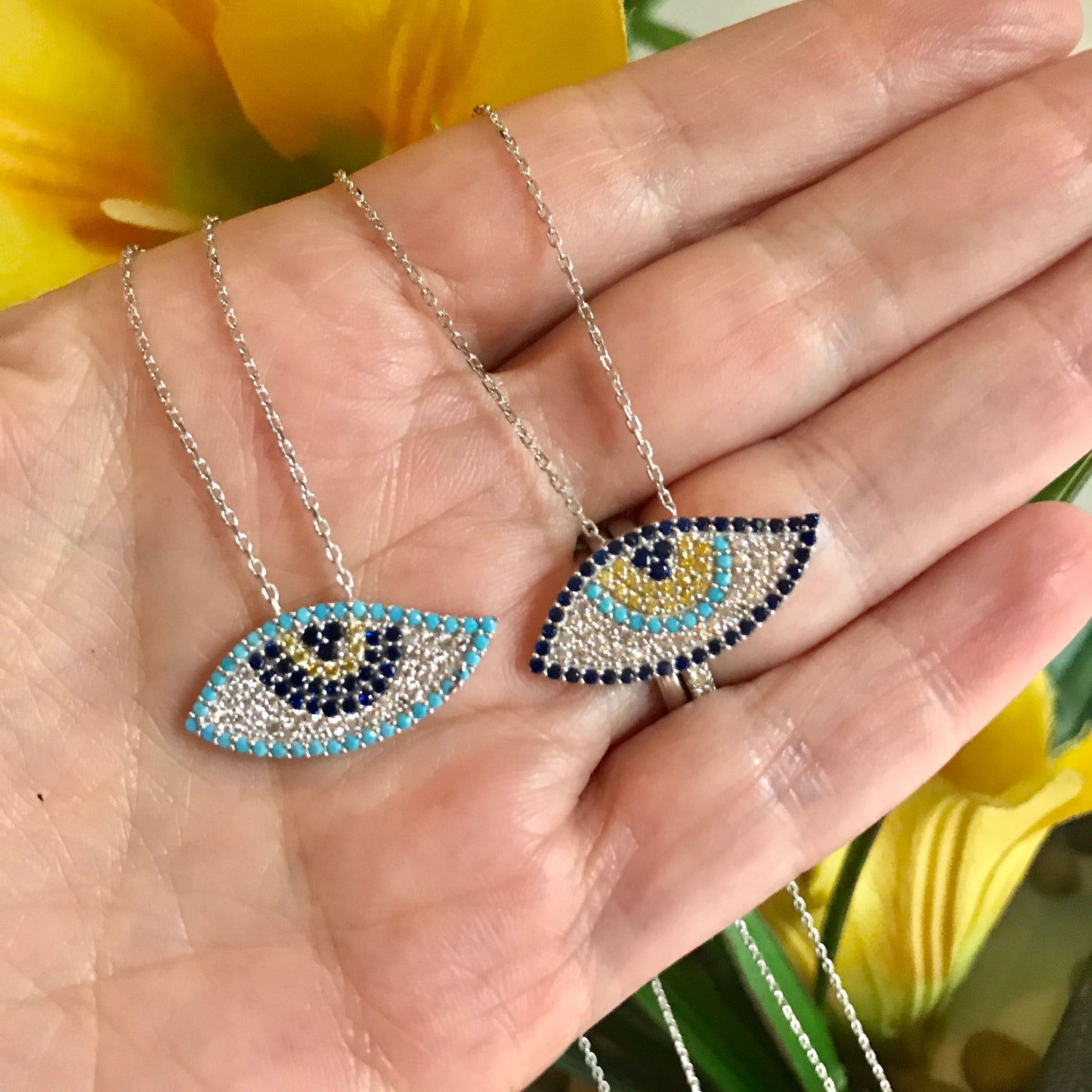 Cadenita de plata .925 con OJITO OVALADO con PIEDRITAS