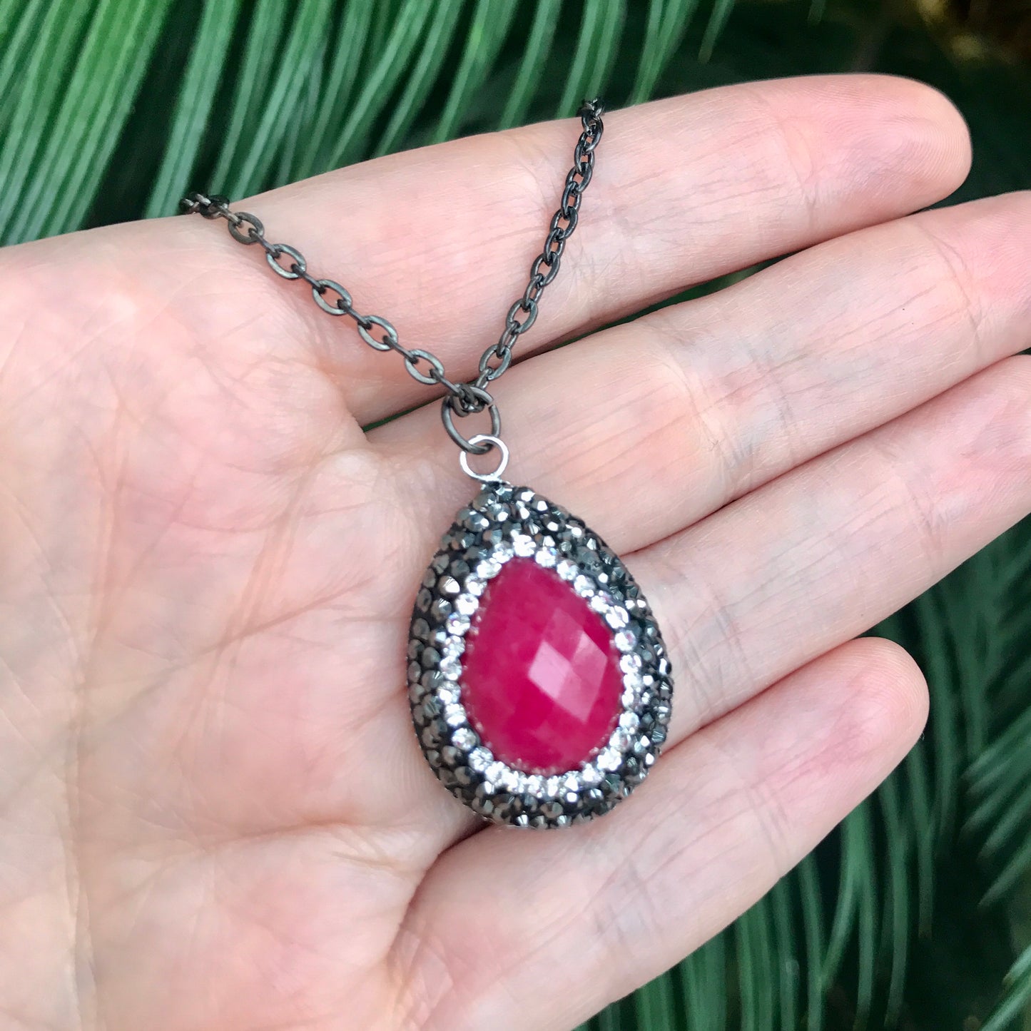Cadena con dije de PIEDRA FIUSHA con cristales