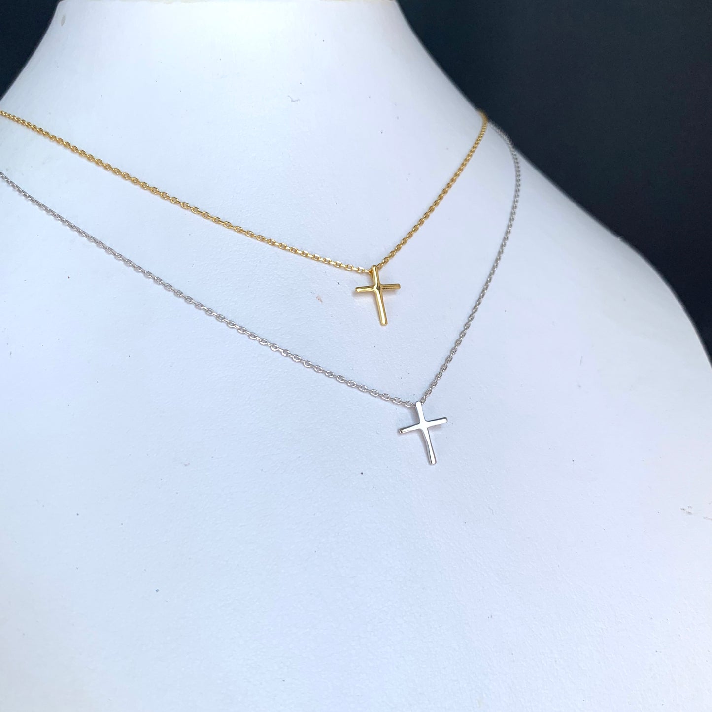 Cadenita de PLATA con dije de CRUZ