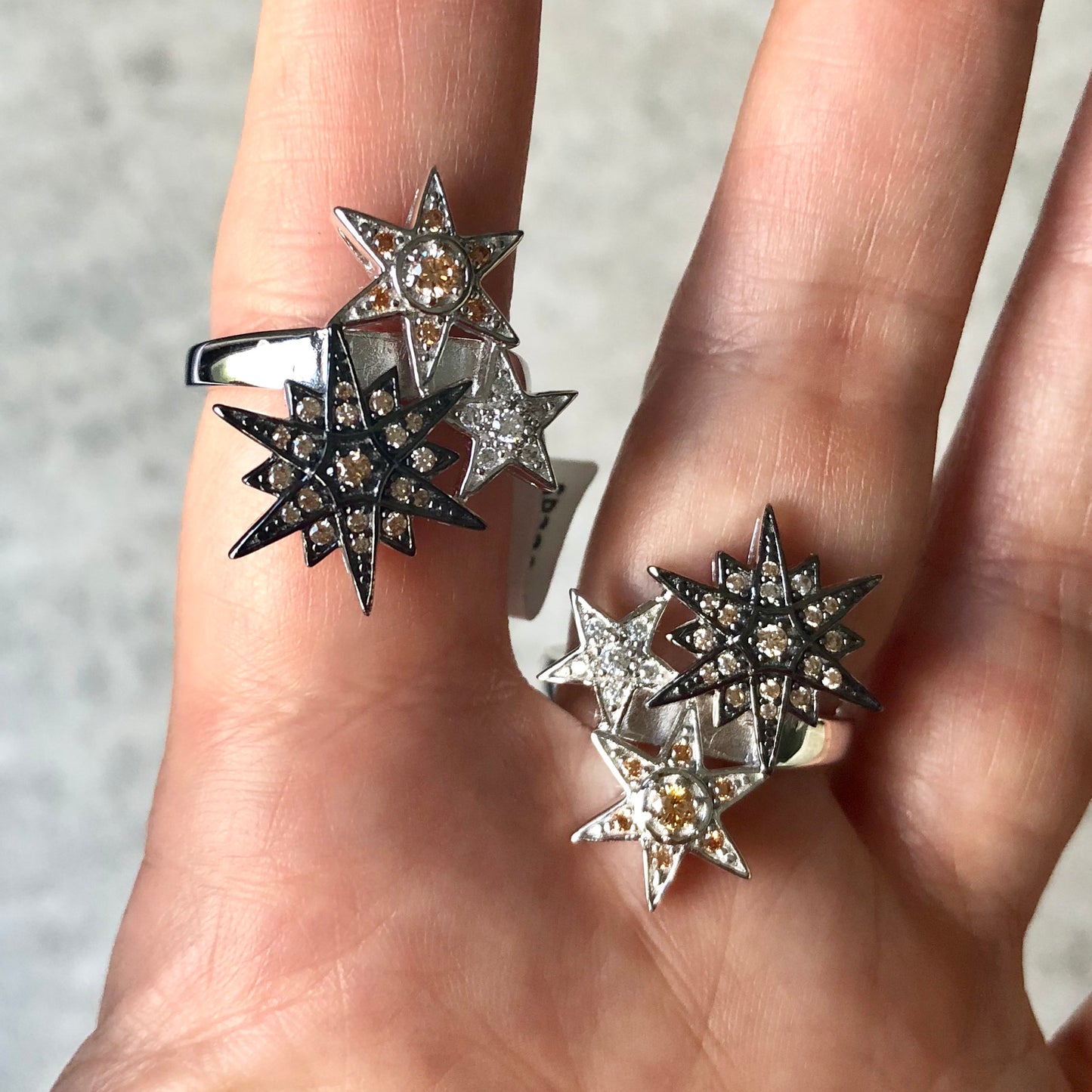 Anillo de plata con TRIPLE ESTRELLA y ZIRCONIAS (HStern)
