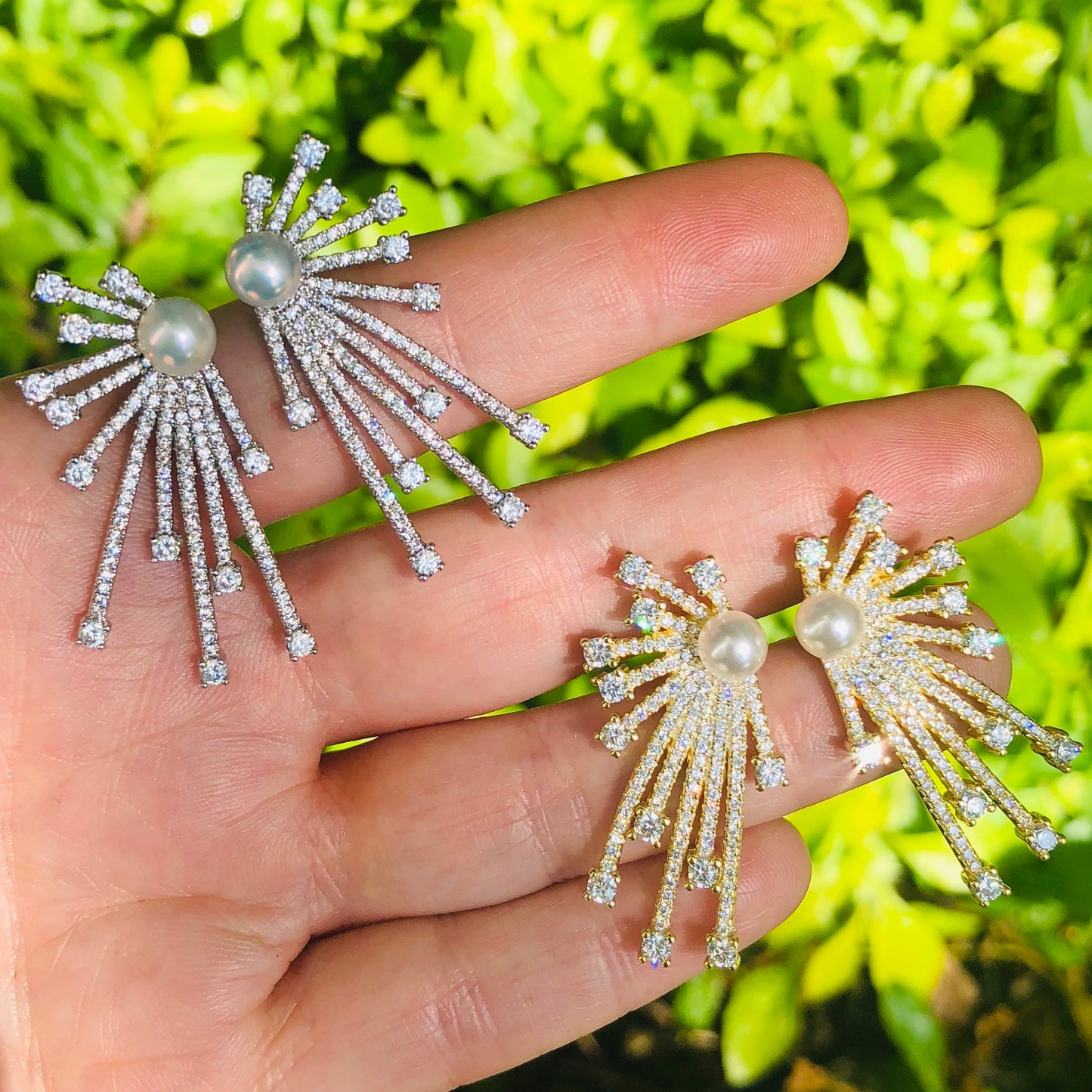 Arete de rodio con PICOS con ZIRCONIAS y PERLA