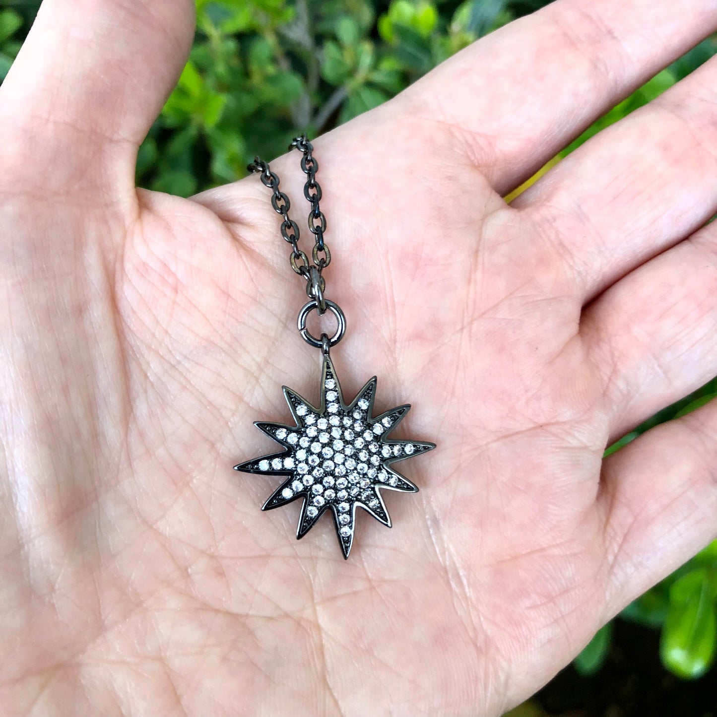 Chokers con CADENITA NEGRA con ZIRCONIAS