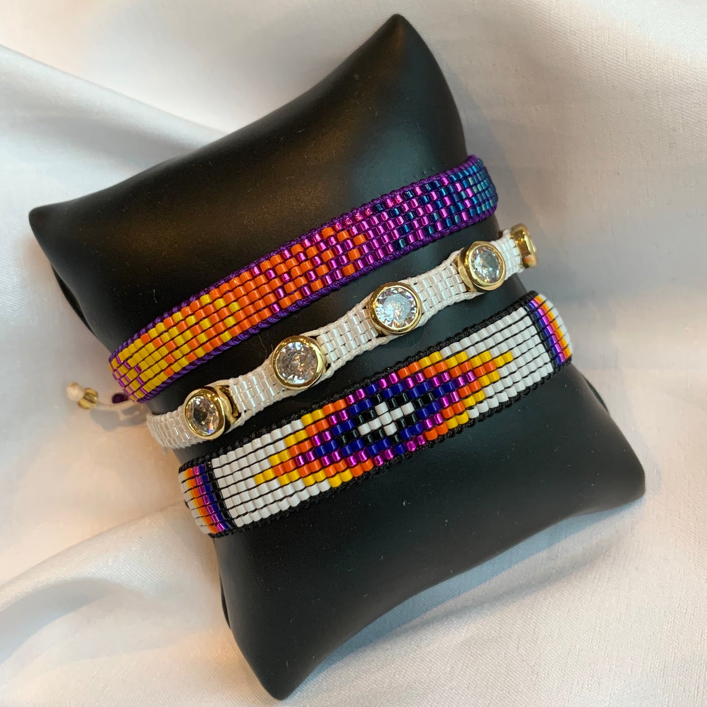 WHITE/PURPLE Bracelet set