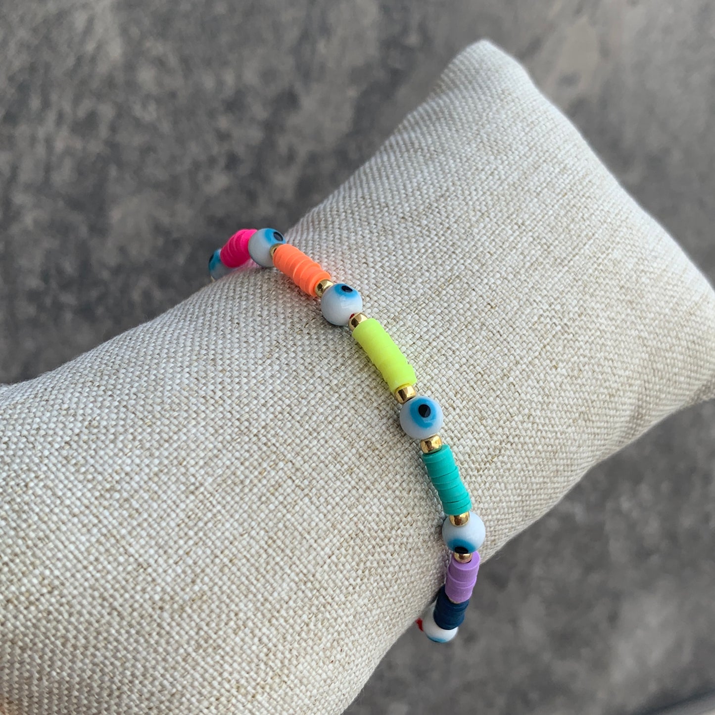 Pulsera ajustable de COLORES y OJITOS