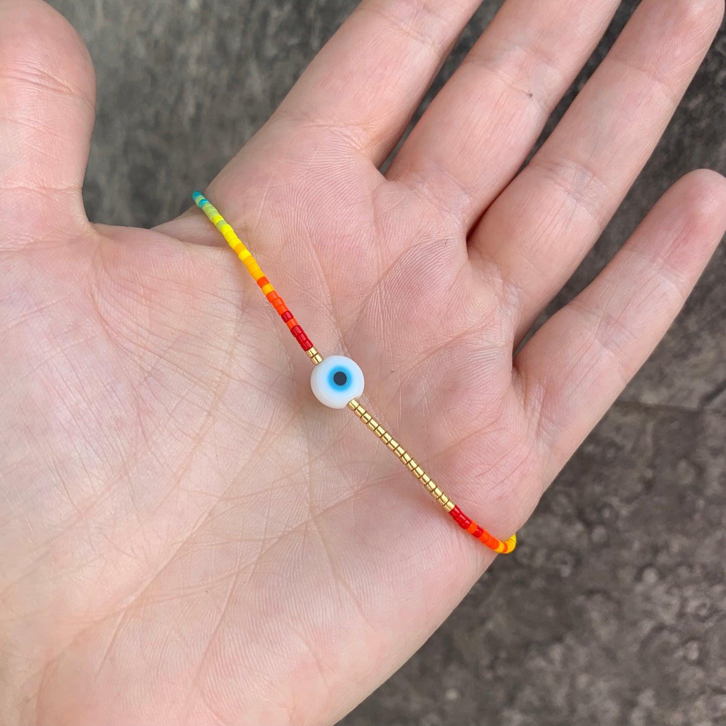 Pulseras ajustables con colores