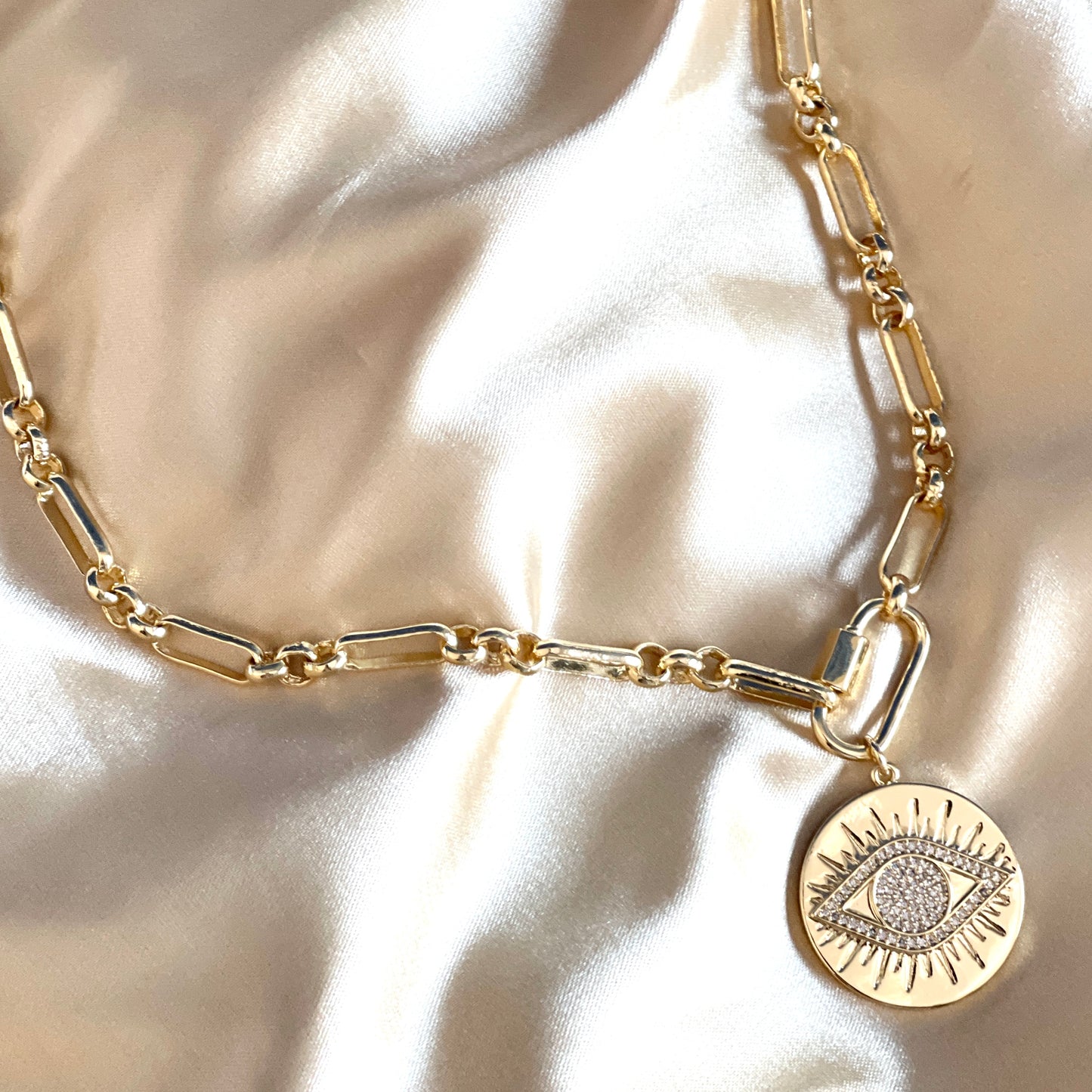 Collar con CANDADO y dije de OJO