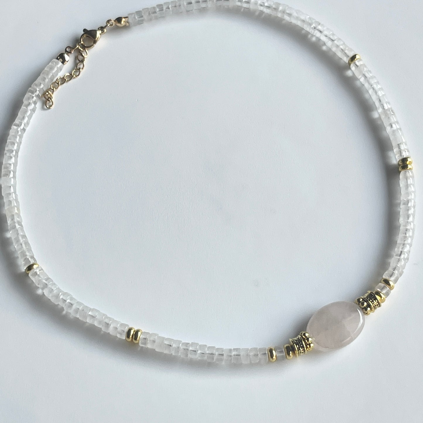 Collar rondeles BLANCO con piedra ovalada