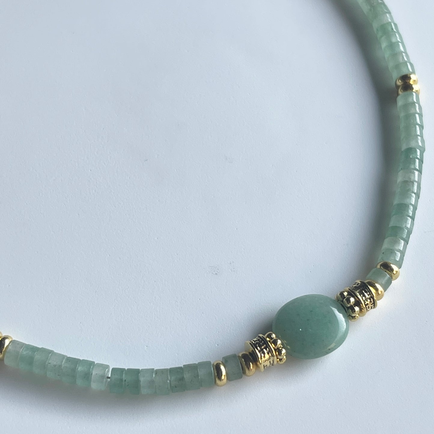 Collar rondeles VERDE con piedra ovalada