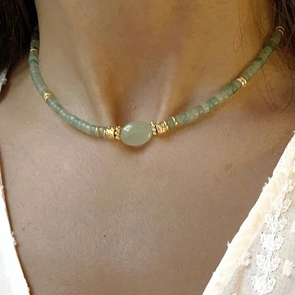 Collar rondeles VERDE con piedra ovalada