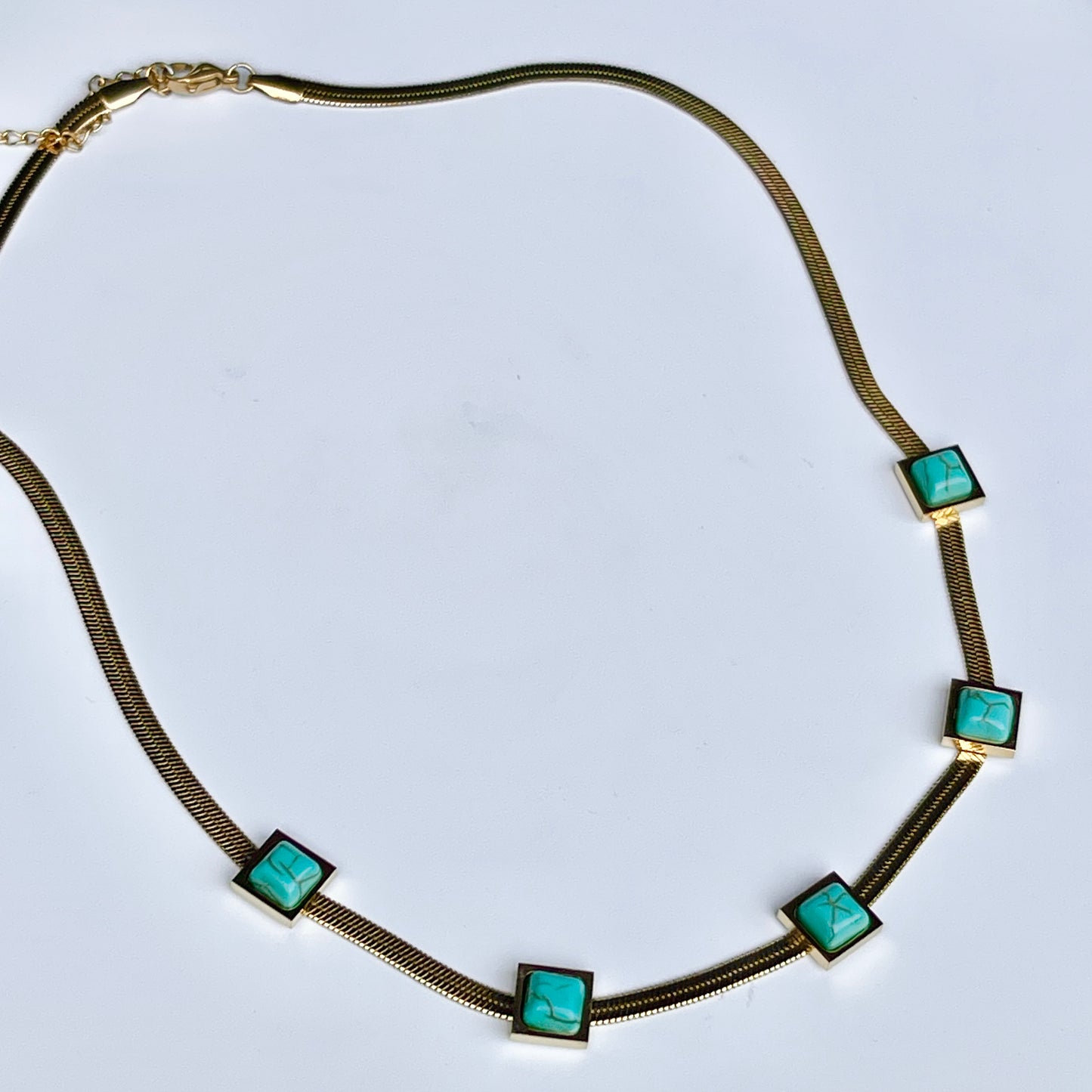 Cadena PLANA de acero inoxidable con CUADRITOS turquesa