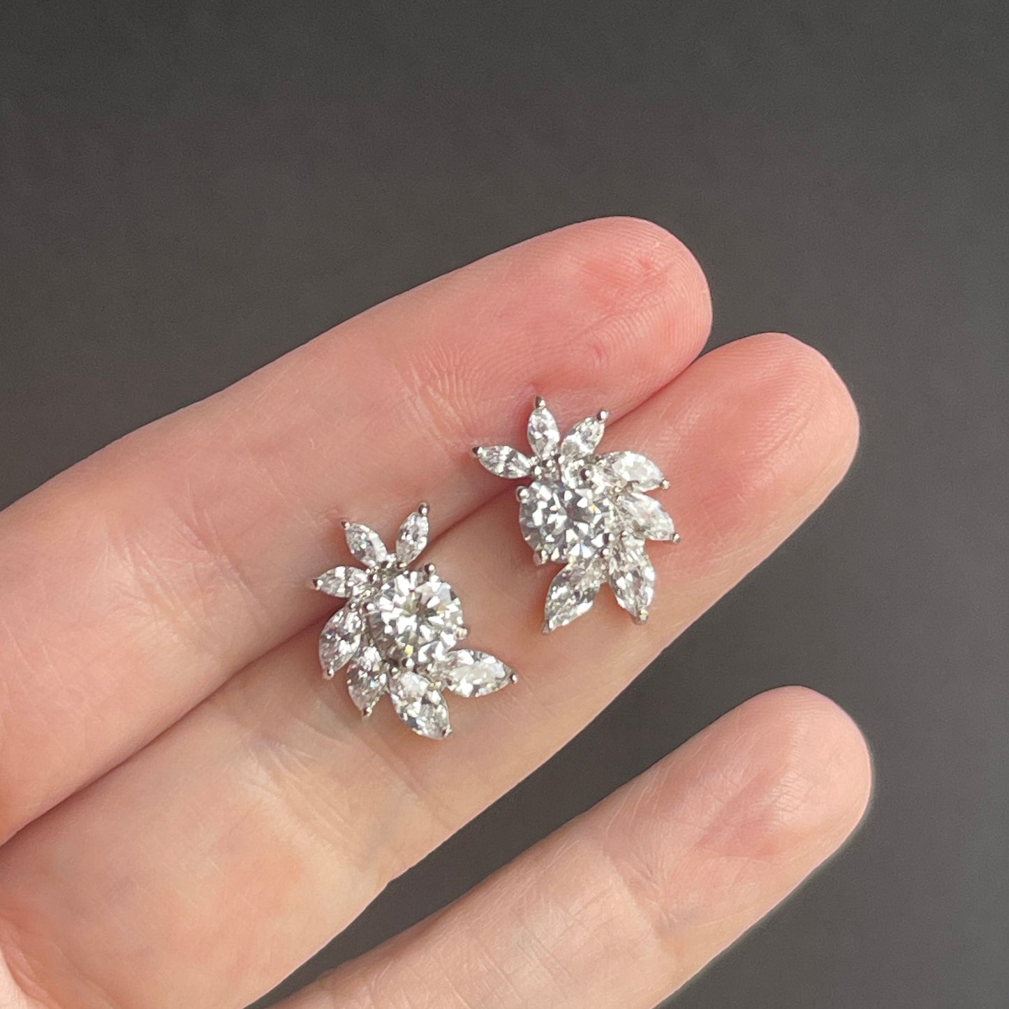 Arete de rodio con zirconias