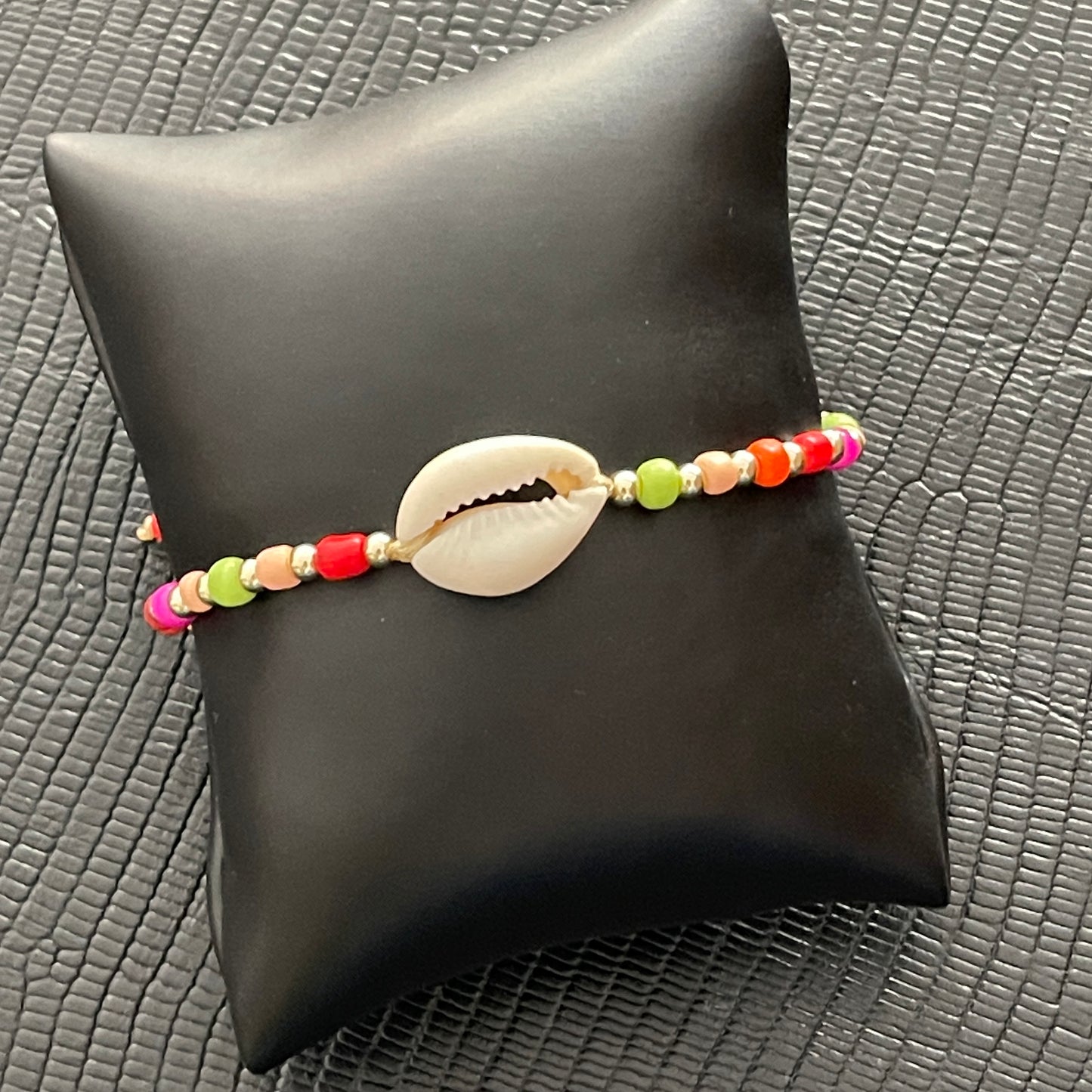 Pulsera ajustable de colores con CONCHA