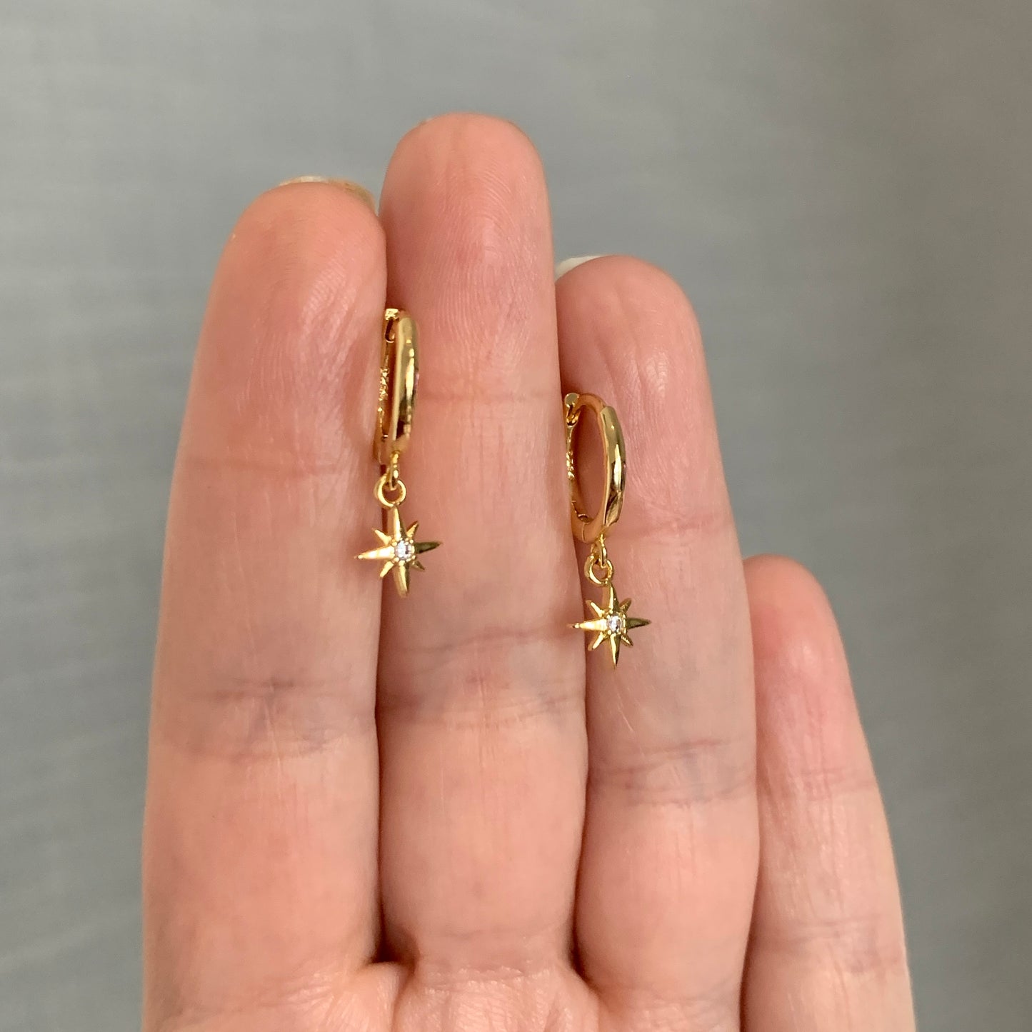 Arracadas de PLATA con dije de ESTRELLITA