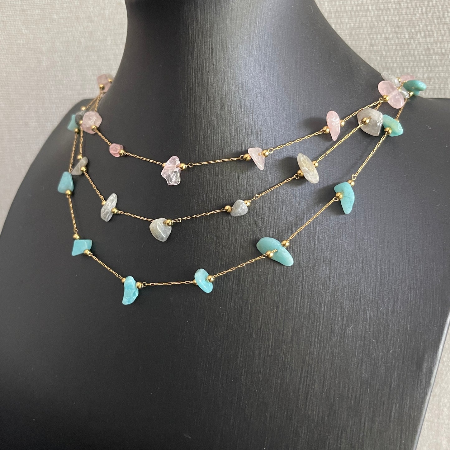 Collar con piedras IRREGULARES