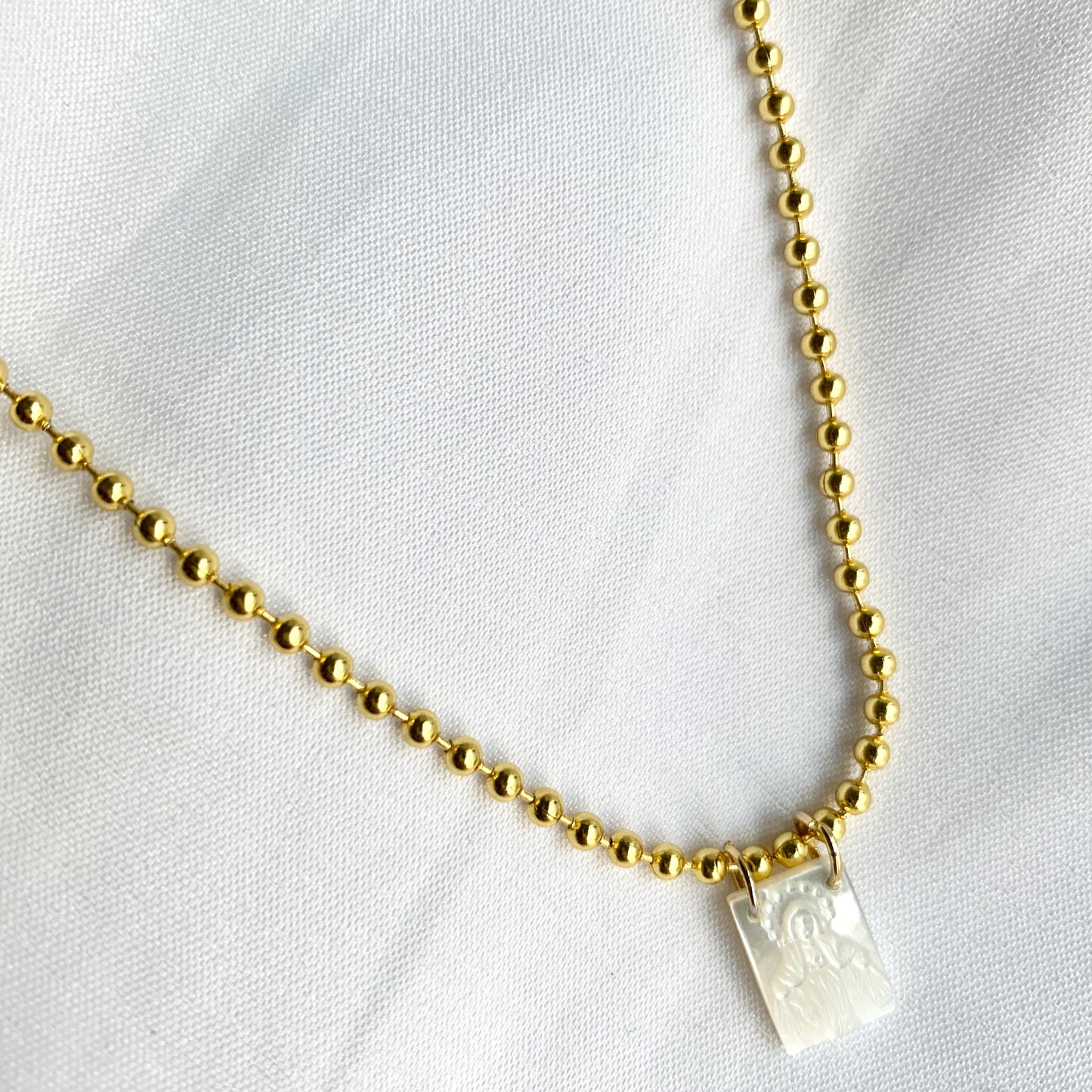 Cadenita con dije de LA VIRGEN MILAGROSA