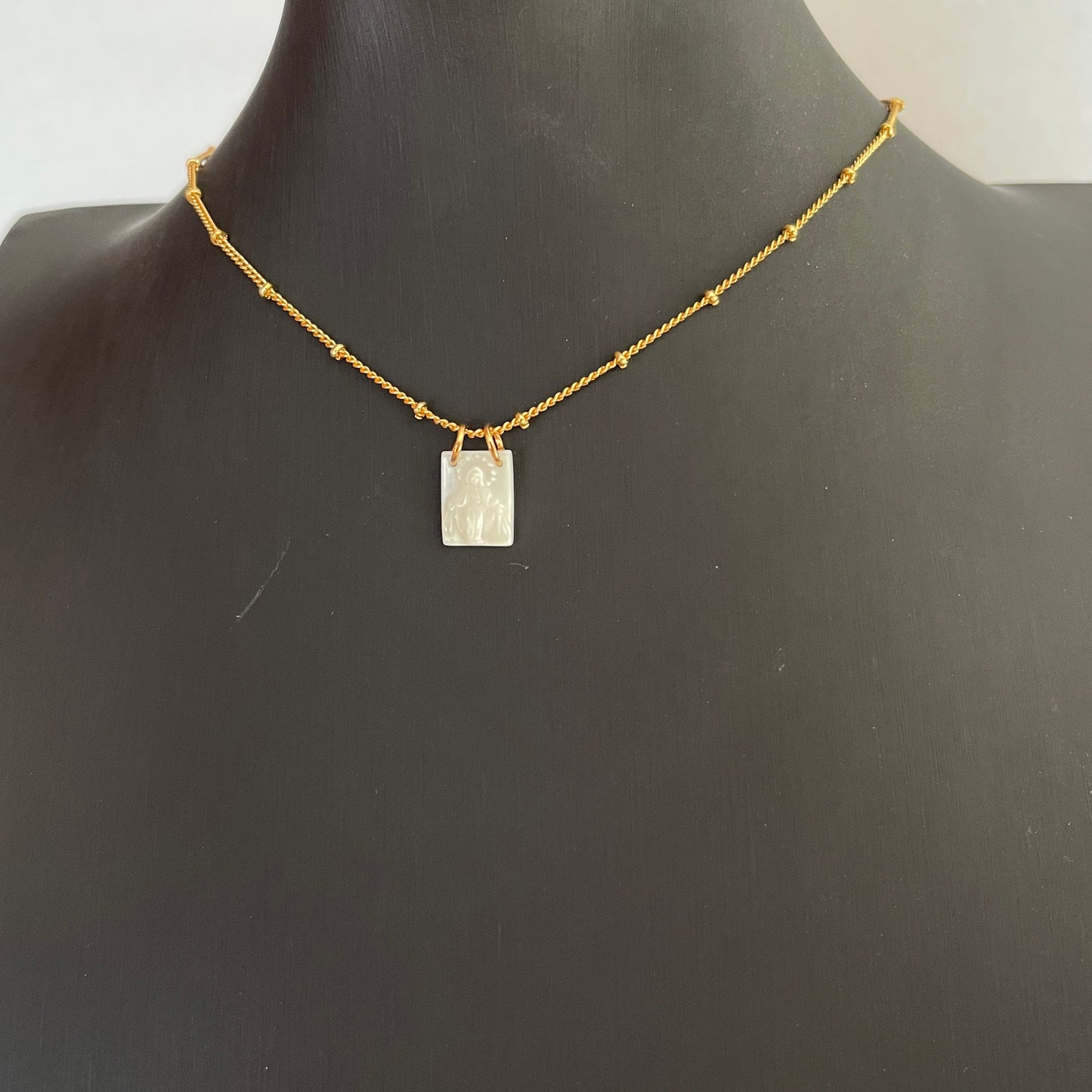 Cadenita con dije de LA VIRGEN MILAGROSA