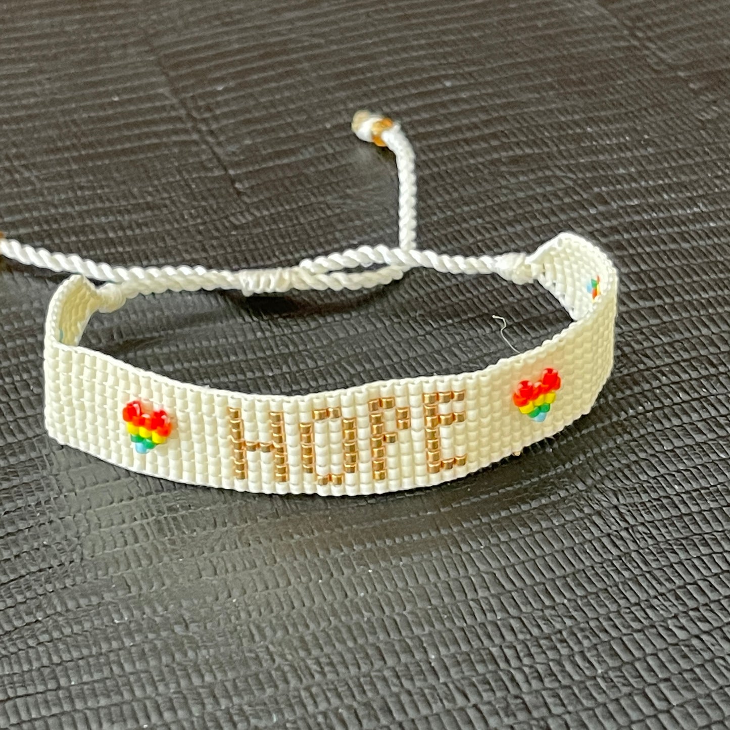Pulseras ajustables HOPE y VIBES