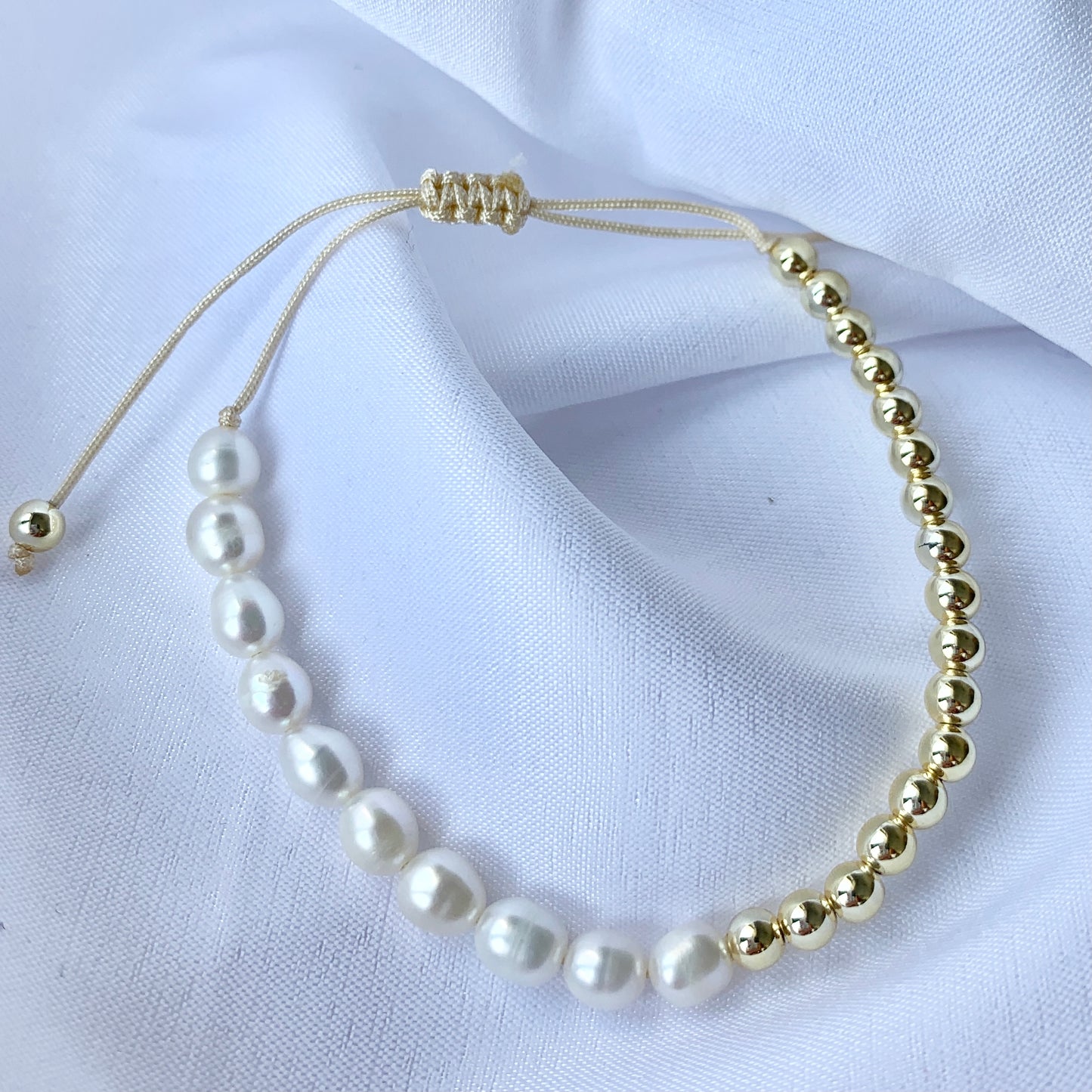 Pulsera ajustable con PERLAS