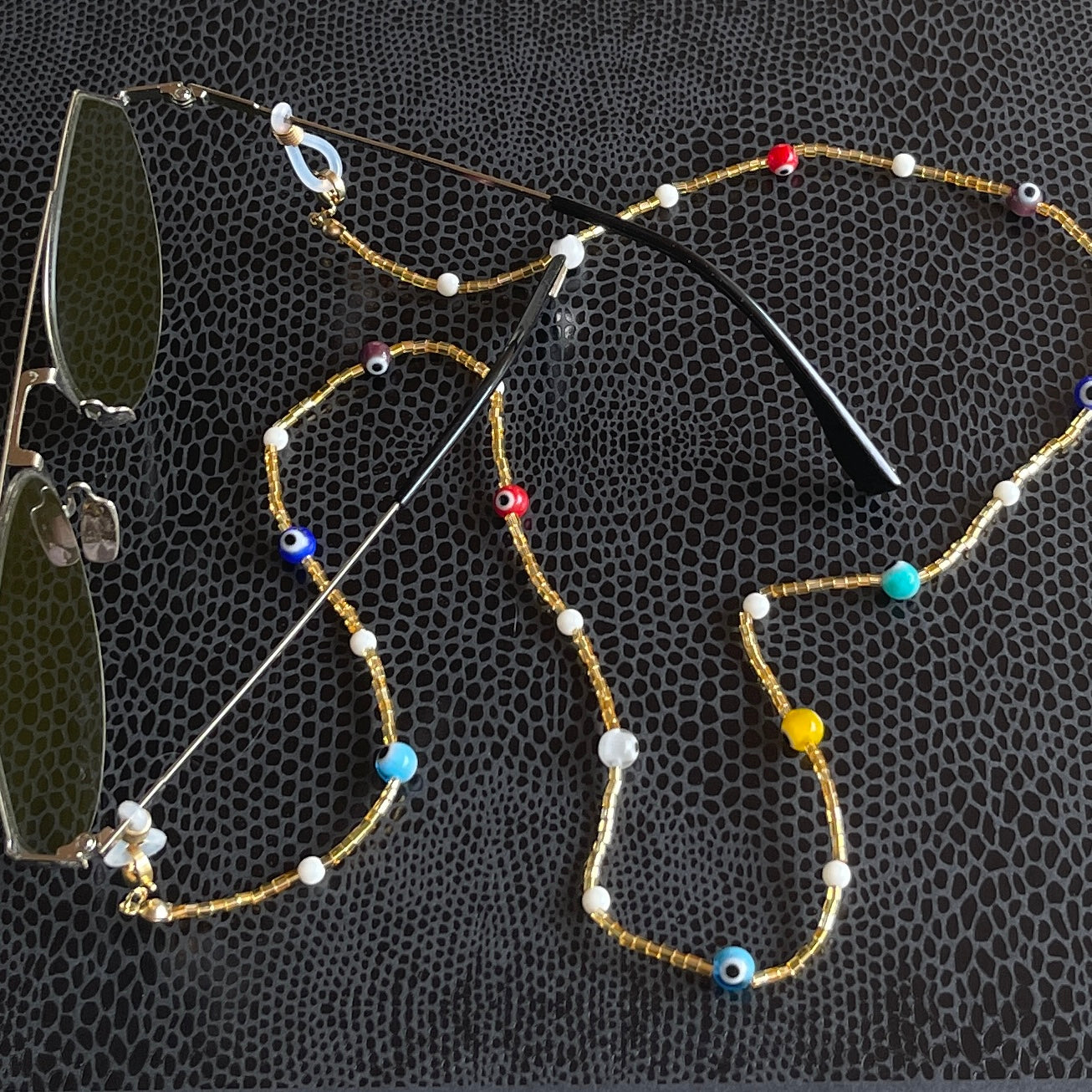 Cadena para lentes o cubrebocas con OJITOS