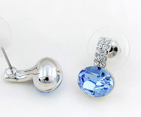 Arete de Ovalo con Mini Swarovski