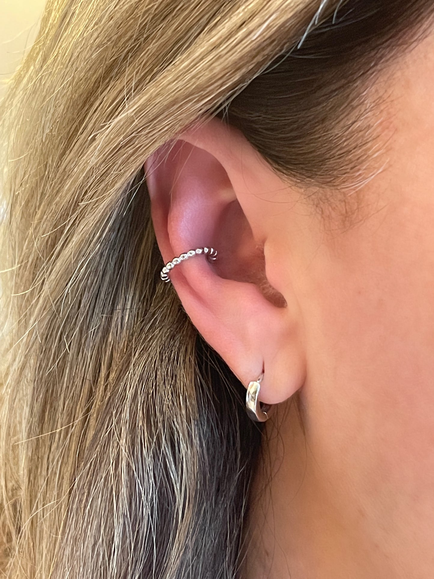 Aretes CUFF de bolitas de plata