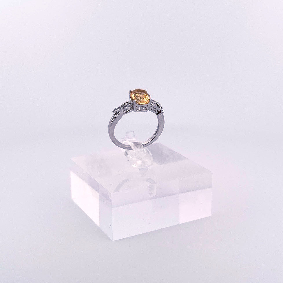 Anillo de ORO con Diamantes y Citrina