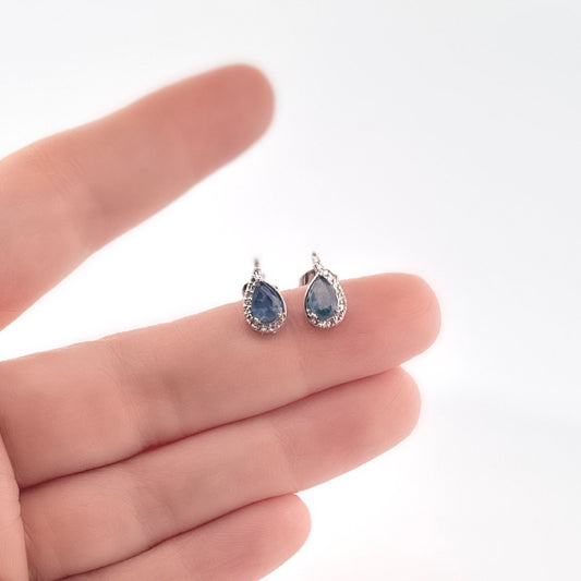 Aretes de ORO con Zafiro de Gota y Diamantes