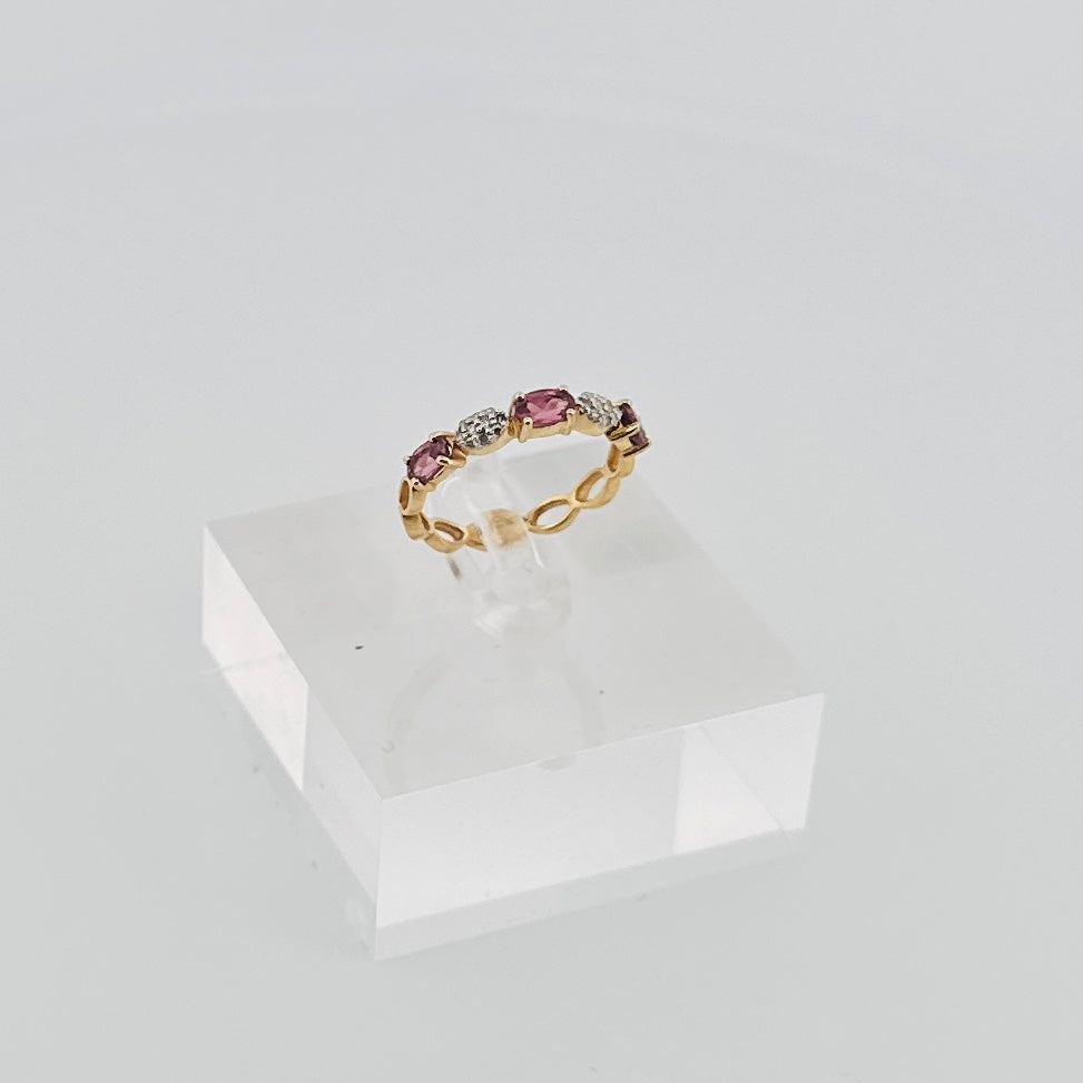 Anillo de ORO con Rodolita y Diamantes